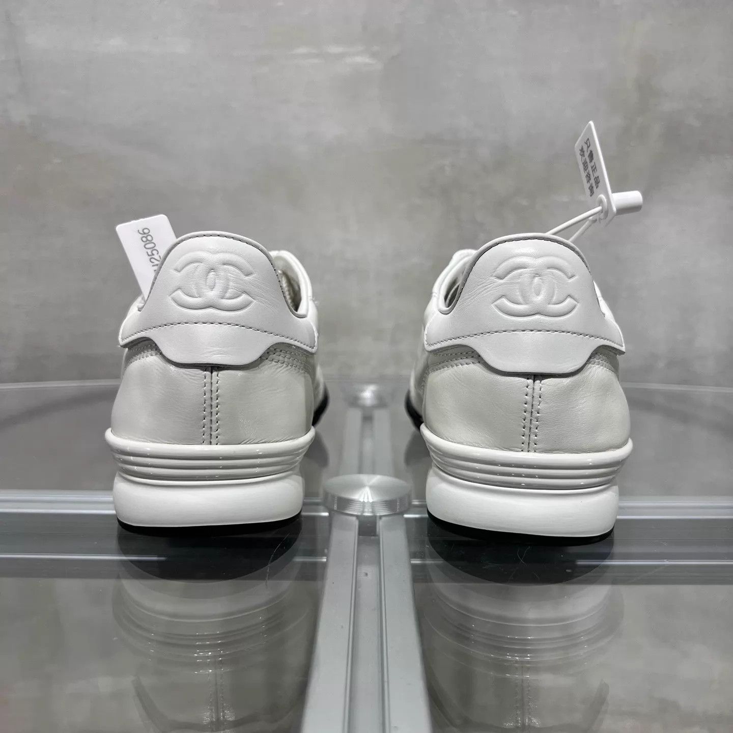Chanel Women's Chanel Deerskin Sneaker White EU 37.5 BNIB Size US 7 / IT 37 - 6 Thumbnail