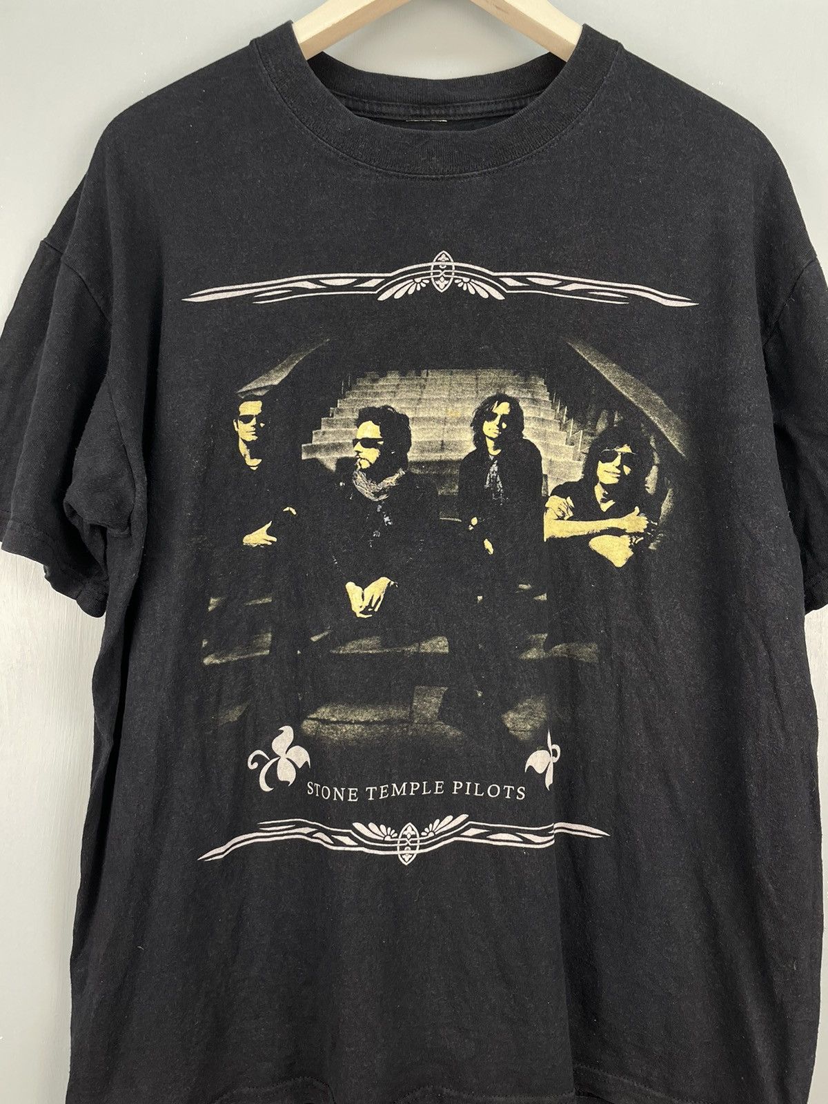 Band Tees Vintage Y2K Stone Temple Pilots rock band tour t shirt Size US L / EU 52-54 / 3 - 3 Thumbnail