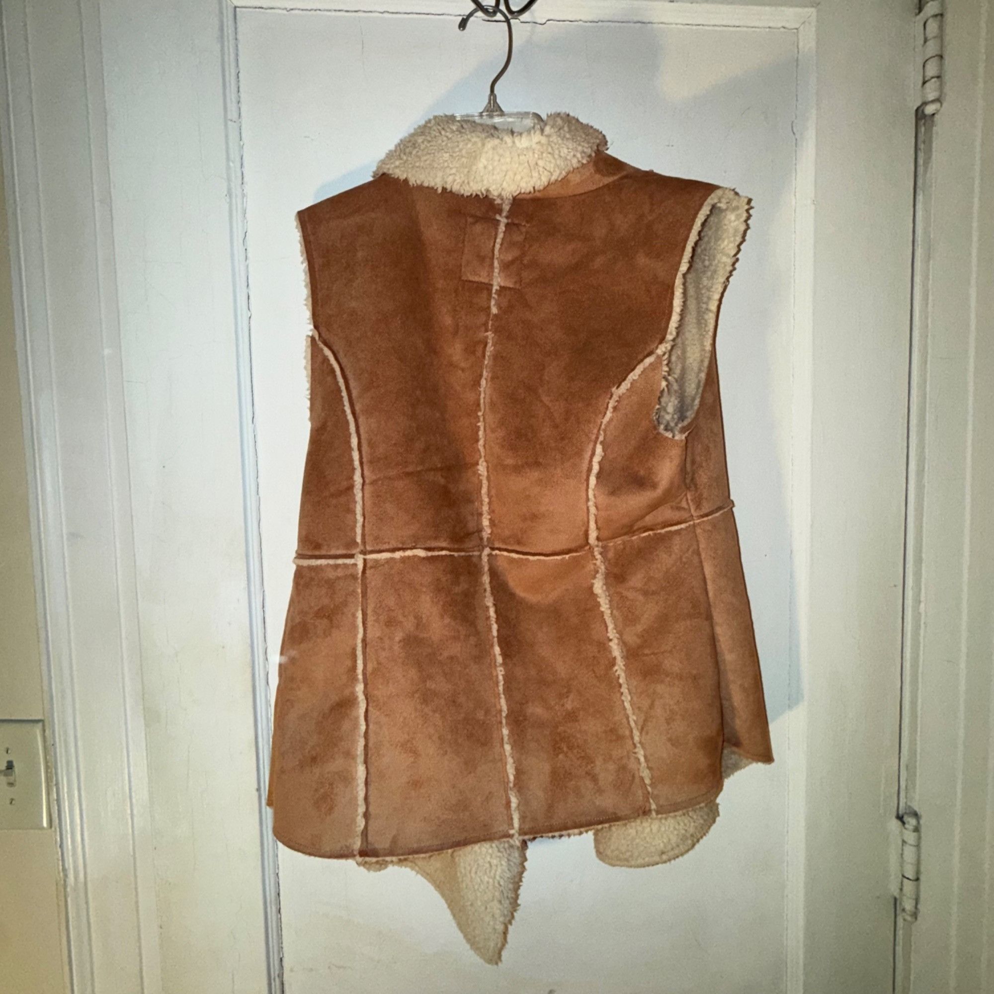 dylan Dylan Los Angeles Womens Faux Shearling Vest Small Tan & Cre Size S / US 4 / IT 40 - 2 Thumbnail