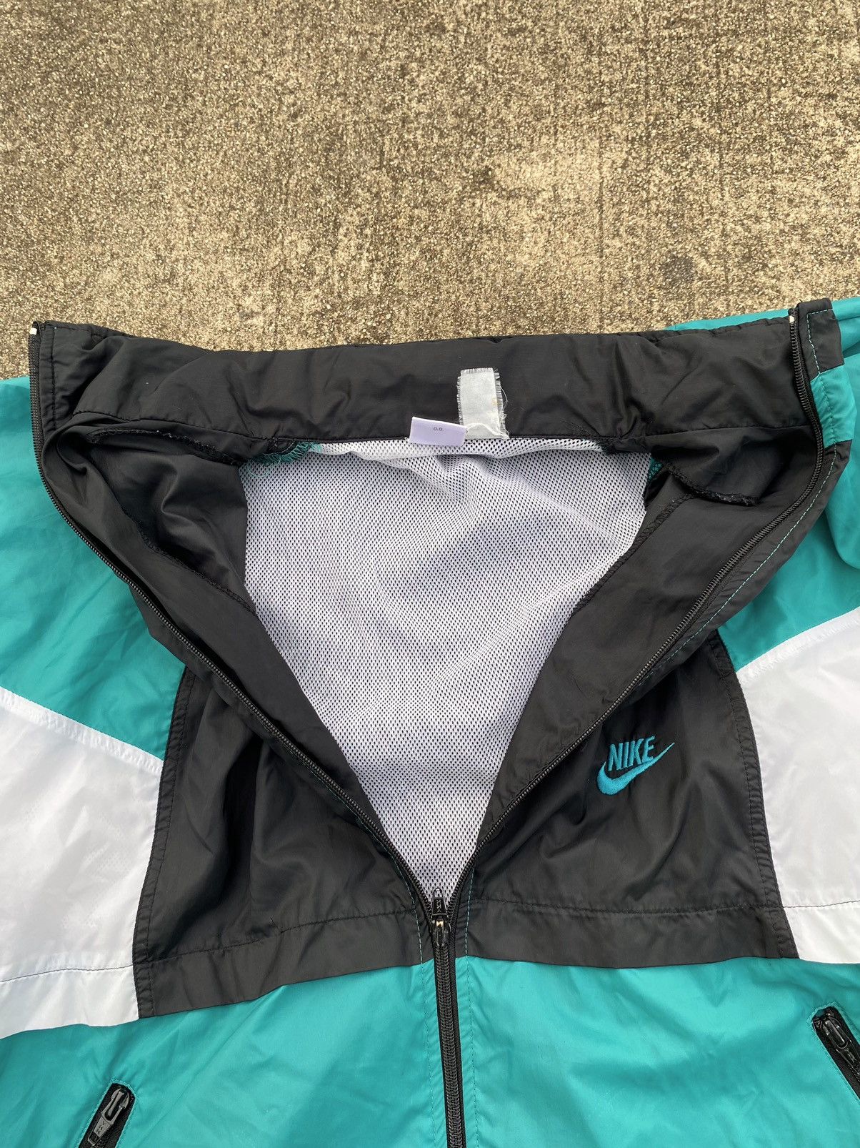 Nike Vintage 90s Nike Swoosh Windbreaker Jacket Size US L / EU 52-54 / 3 - 7 Thumbnail