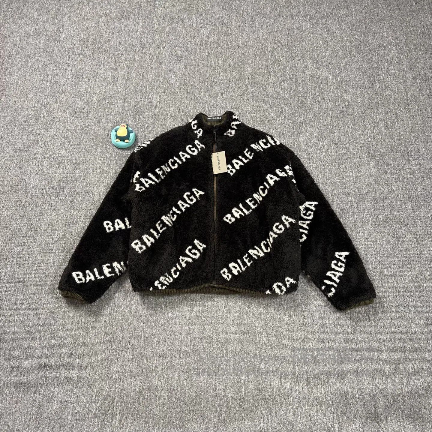 Balenciaga black reversible balenciaga fleece jacket. Size US M / EU 48-50 / 2 - 1 Thumbnail