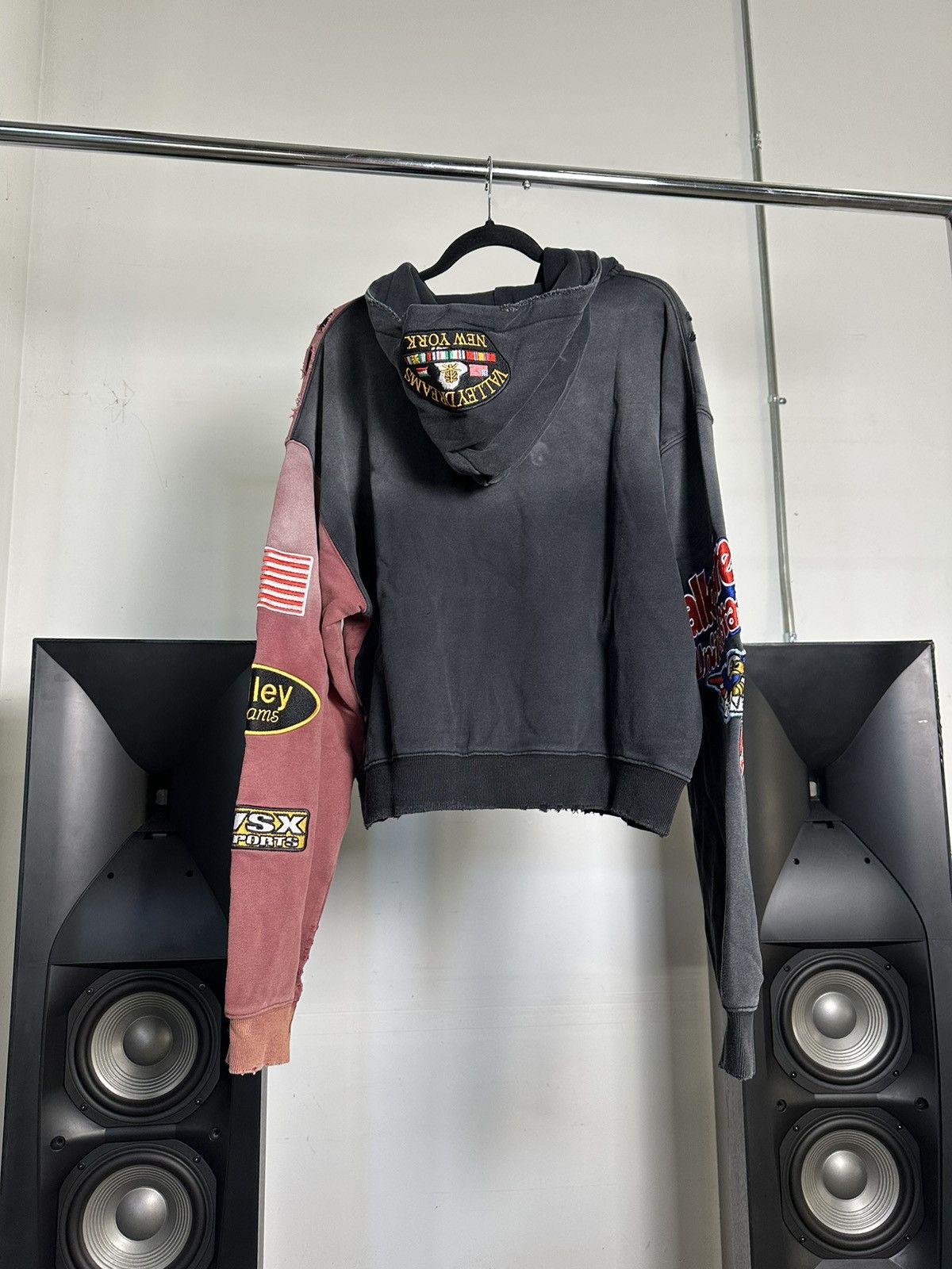 Vale Vale Forever Two Face Zip Up Hoodie 'Black/Red' Size US L / EU 52-54 / 3 - 7 Thumbnail