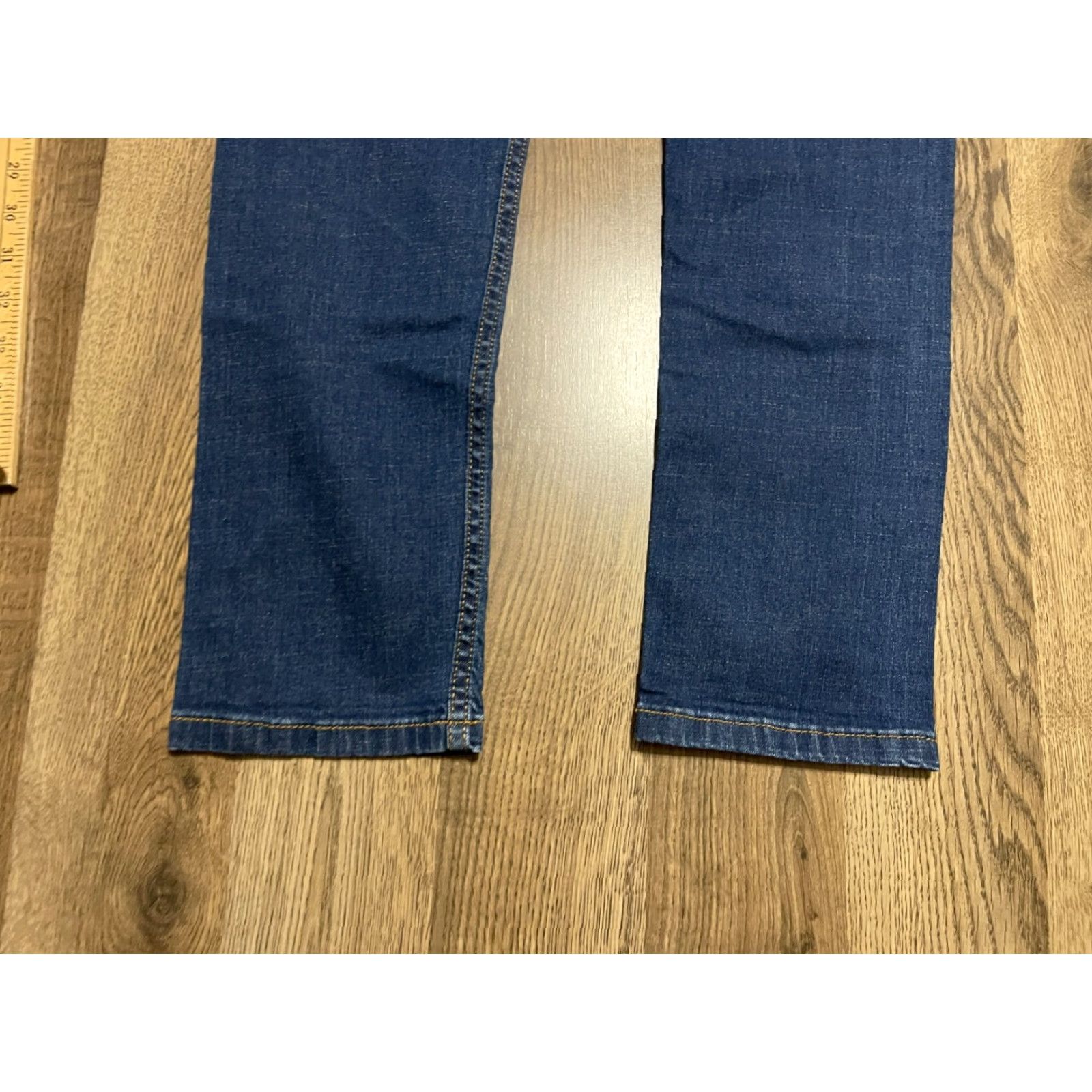 Calvin Klein Calvin Klein Jeans Women's Jeans, Blue Denim Slim Boyfriend Pockets Size 2 Regular Inseam 26.5 in Womens Size 26" / US 2 / IT 38 - 4 Thumbnail