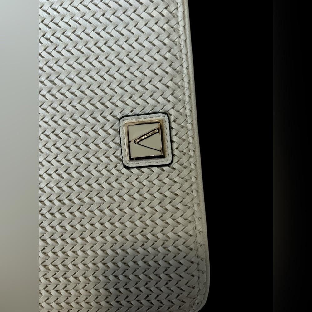 Designer Victoria's Secret White Woven Zip-Around Wallet Size ONE SIZE - 2 Thumbnail