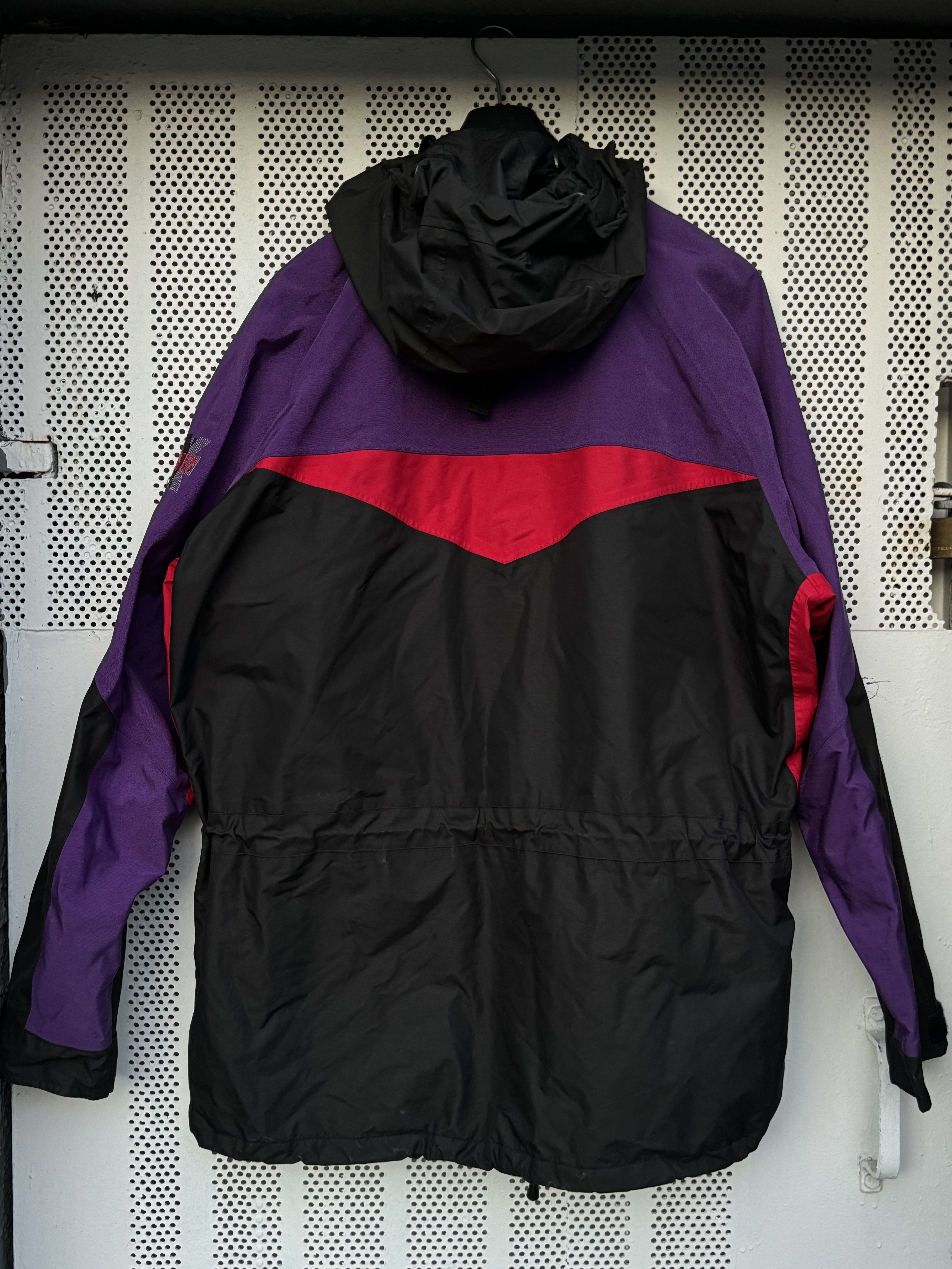 Berghaus × Vintage Vintage Berghaus Extreme 7000 GoreTex Mountain 2XL Size US XL / EU 56 / 4 - 9 Thumbnail