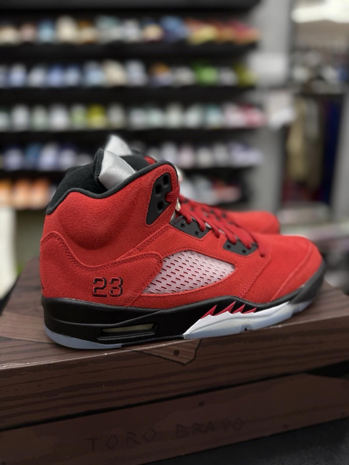 Jordan Brand Size 8 - Jordan Retro 5 Raging Bull (2021) Mens (NEW) Size US 8 / EU 41 - 6 Thumbnail