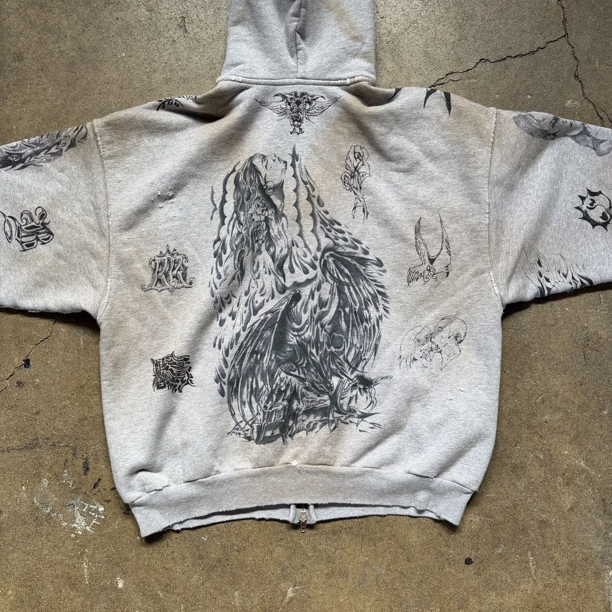 Balenciaga Rare balenciaga tattoo hoodie Size US M / EU 48-50 / 2 - 5 Thumbnail