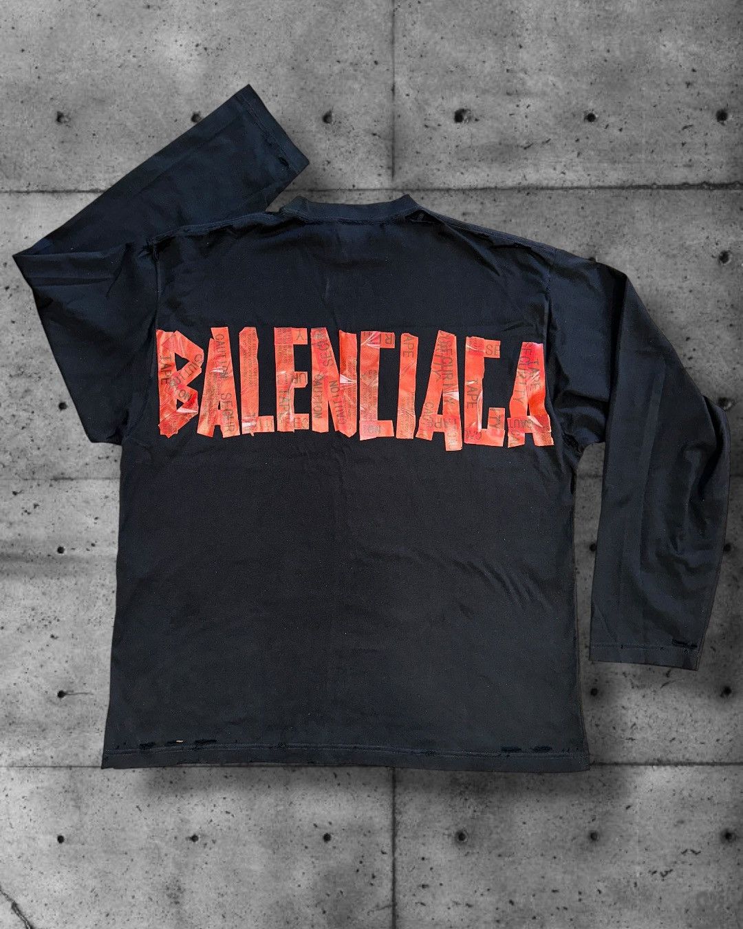 Balenciaga Balenciaga Security Tape Logo T-Shirt Oversized Size US L / EU 52-54 / 3 - 1 Thumbnail