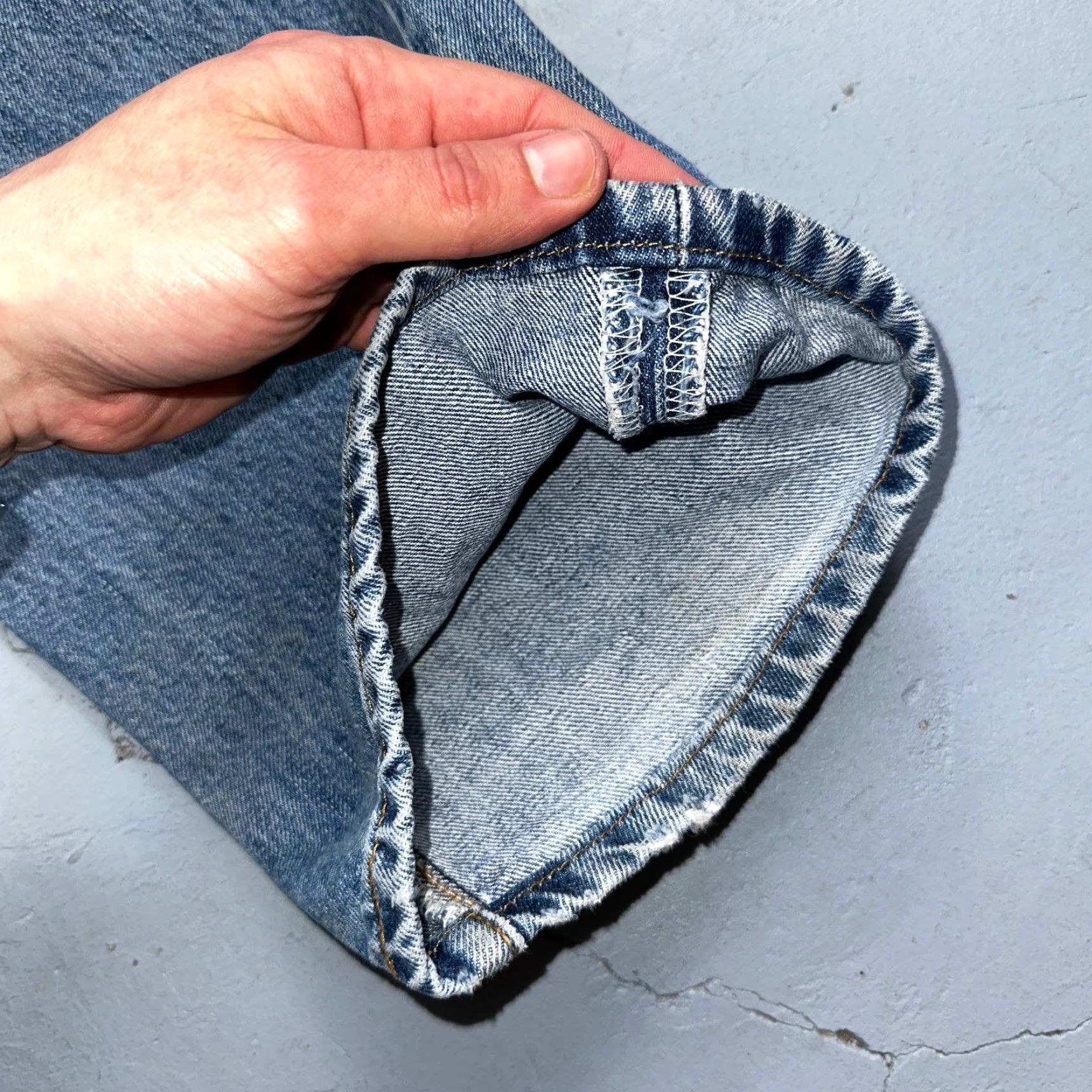 Levi's VINTAGE Levi's 501 Jeans Men 36x34 Blue Mid Wash 90s Straight Denim Cotton Button Closure Active Classic Size US 36 / EU 52 - 4 Thumbnail