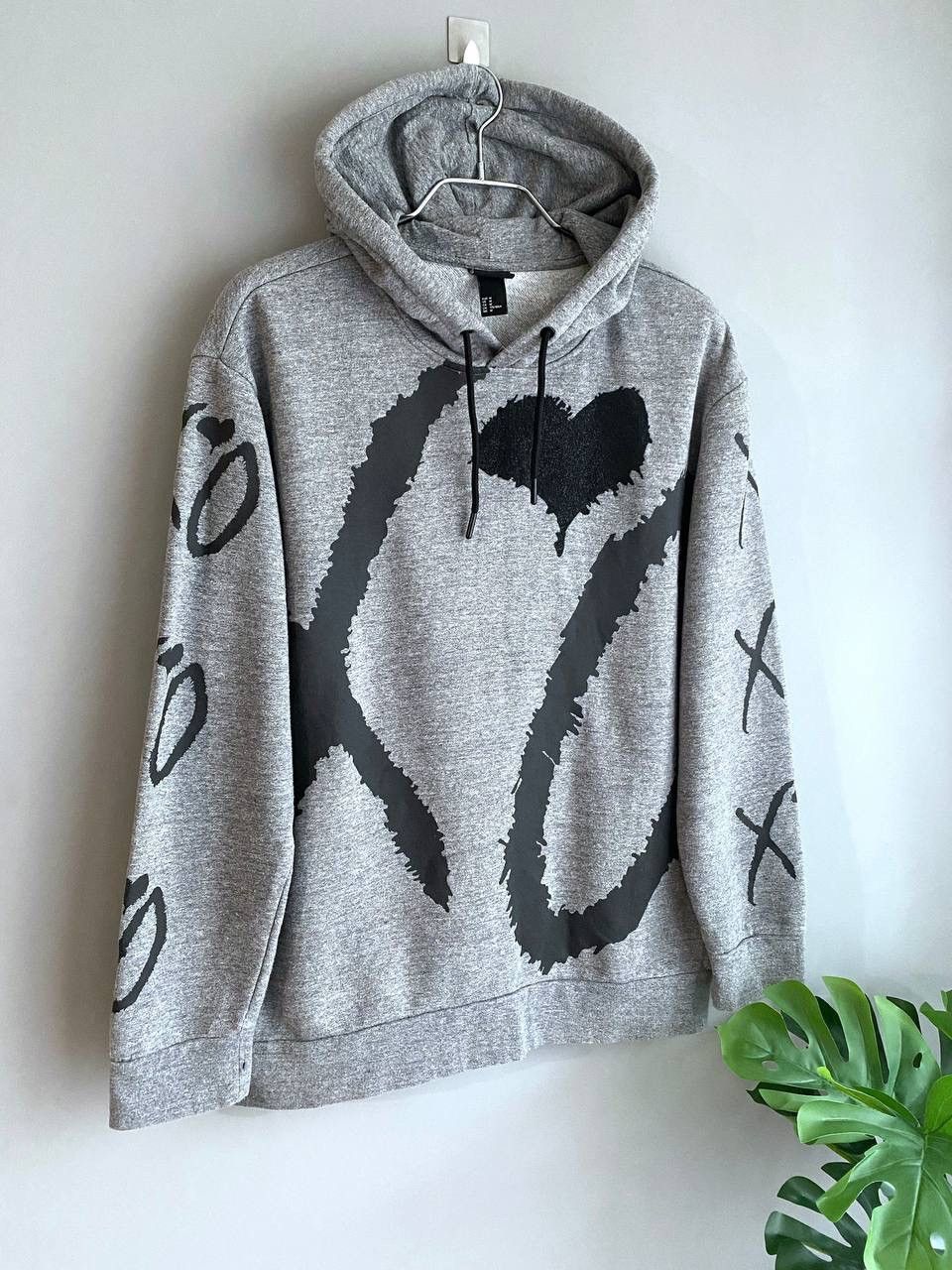 H&M × The Weeknd H&M x The Weekend XO Big Logo Grey Hoodie, Size M Size US M / EU 48-50 / 2 - 2 Thumbnail