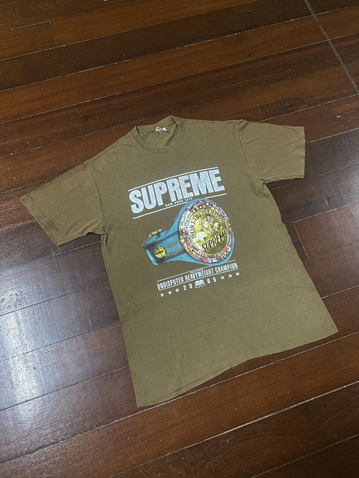 Supreme OG vtg Y2K Supreme Undisputed Heavyweight Champion 2005 Tee Size US L / EU 52-54 / 3 - 2 Thumbnail