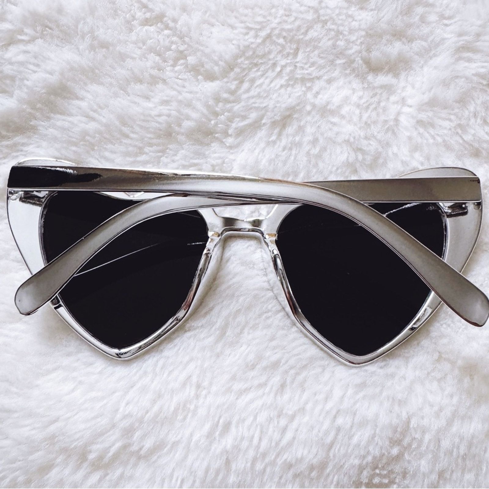Other Addison Silver Heart-Shaped Sunglasses Size ONE SIZE - 12 Thumbnail