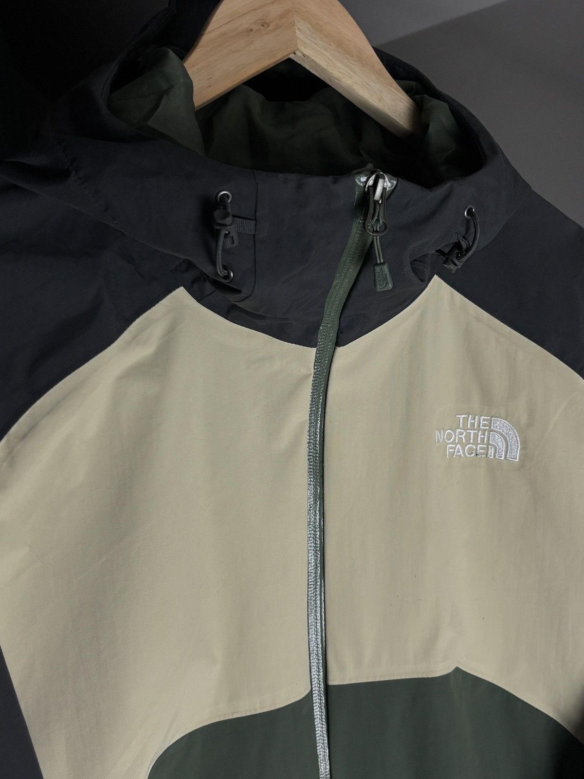 The North Face The North Face Dryvent Shell Outdoor Windbreaker Rain Jacket Size US L / EU 52-54 / 3 - 3 Thumbnail