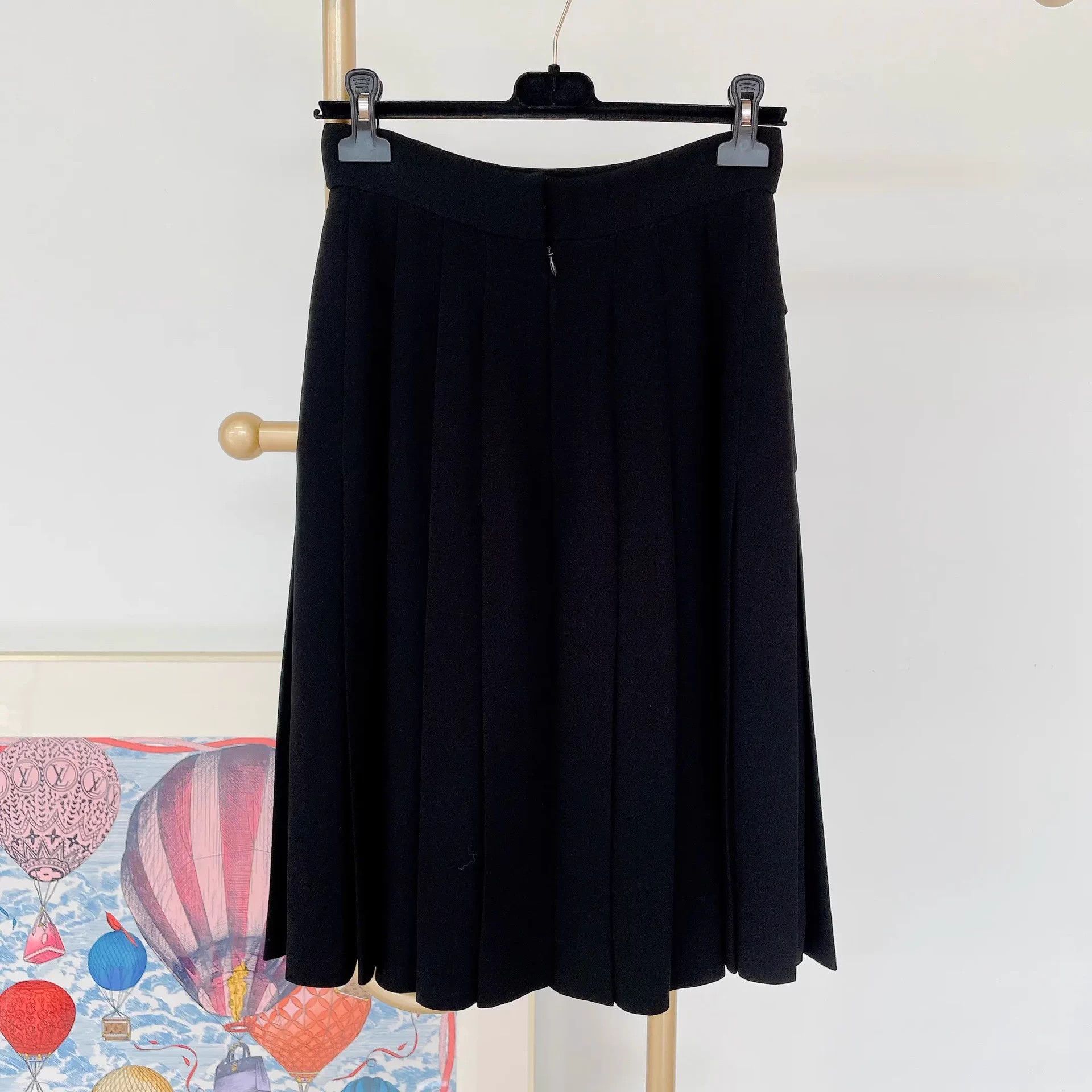 Chanel CHANEL women's black skirt 38 Size 27" / US 4 / IT 40 - 2 Thumbnail