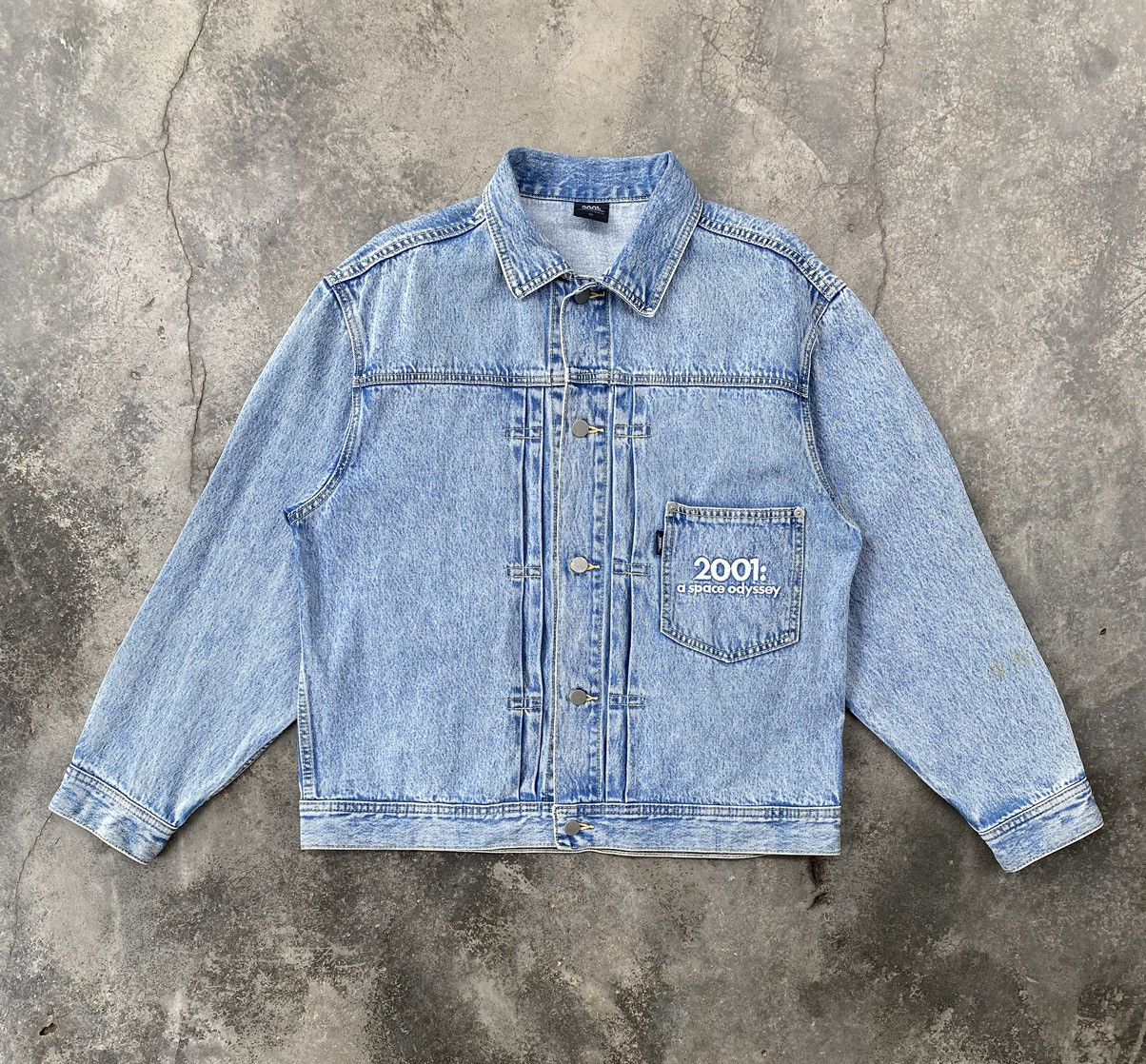 image of Distressed Denim x Movie Vintage 2001 A Space Odyssey Movie Asid Wash Denim Jacket in Blue (Size La