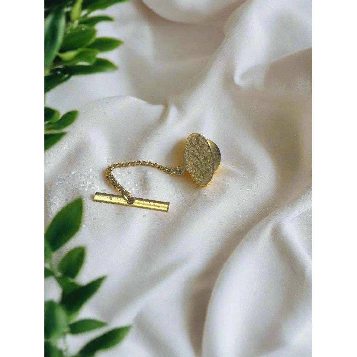 Men Vintage Gold Tone Floral Imprinted Tie Tack Pin Jewelry