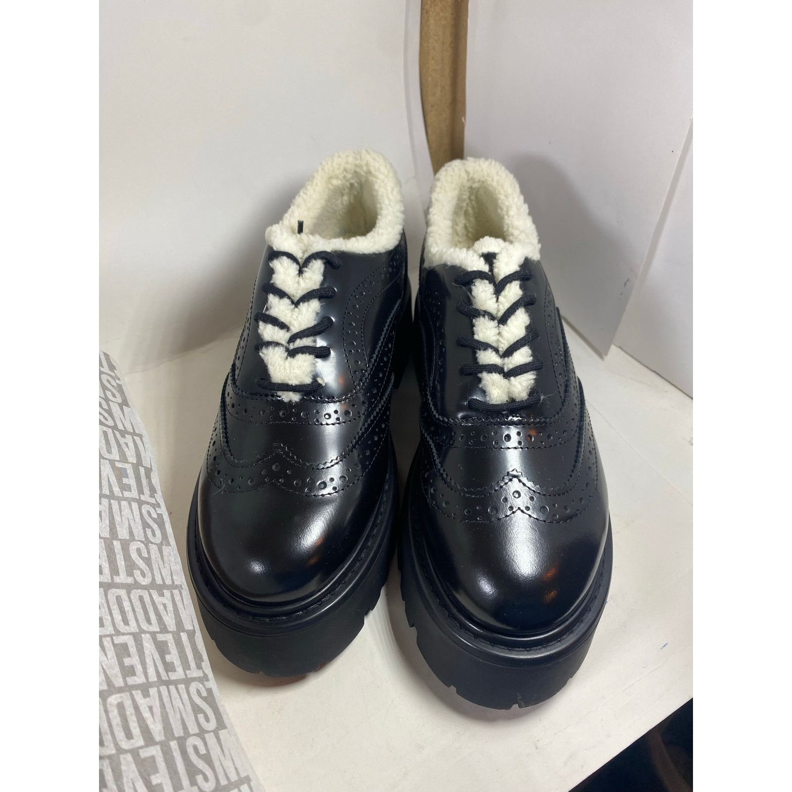 Steve Madden Steve Madden Rudi Black Leather Faux Fur Oxfords Women's 9.5 Size US 9.5 / IT 39.5 - 8 Thumbnail