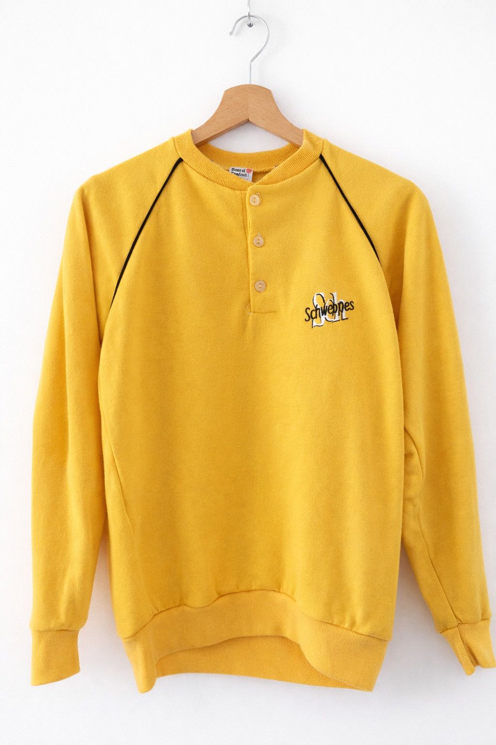 Other Vintage Schweppes Promo Crewneck Sweatshirt Yellow Size US M / EU 48-50 / 2 - 1 Thumbnail