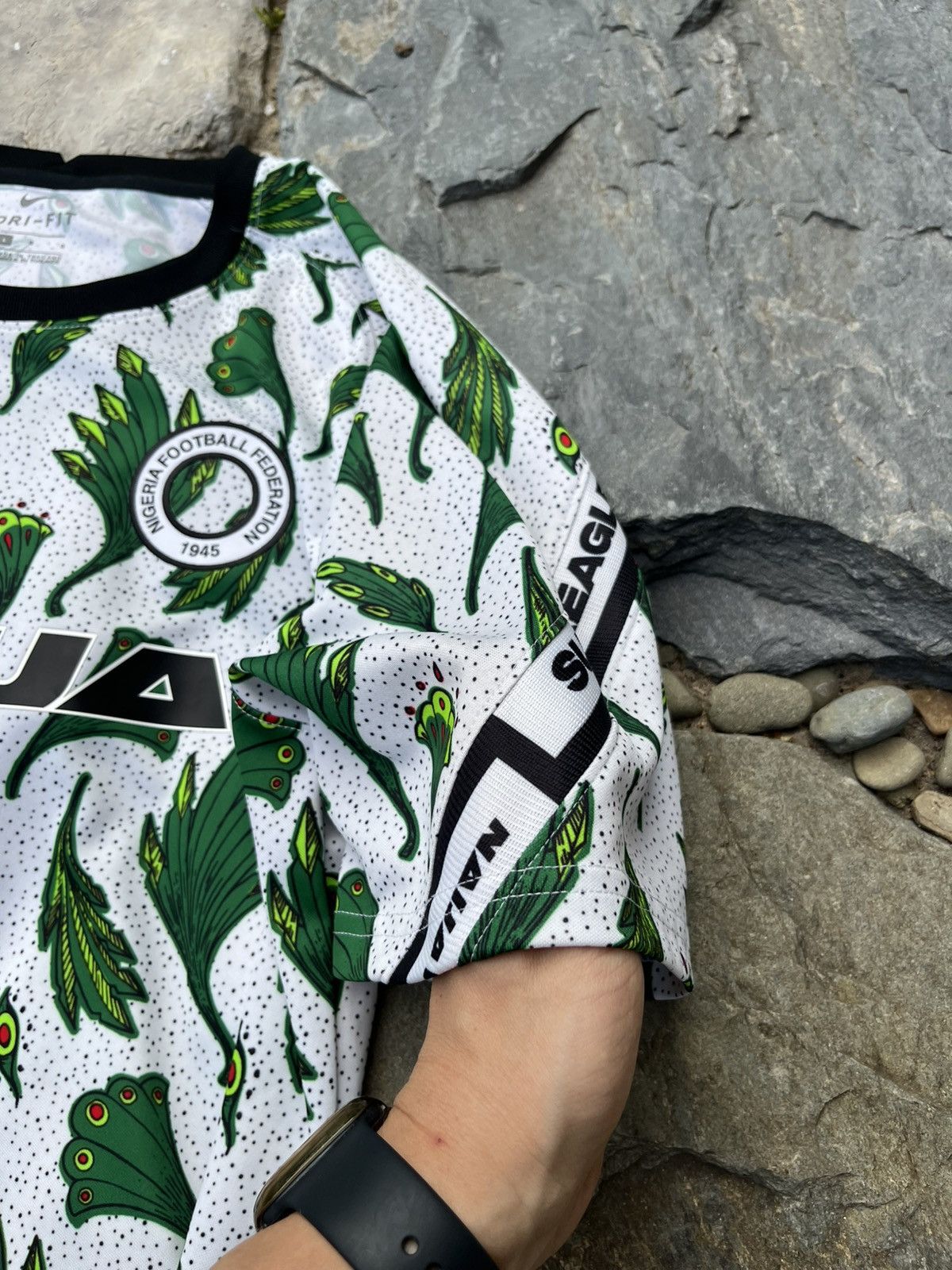 Nike Nike pre match Nigeria national team 2020 patterned jersey Size US L / EU 52-54 / 3 - 16 Thumbnail