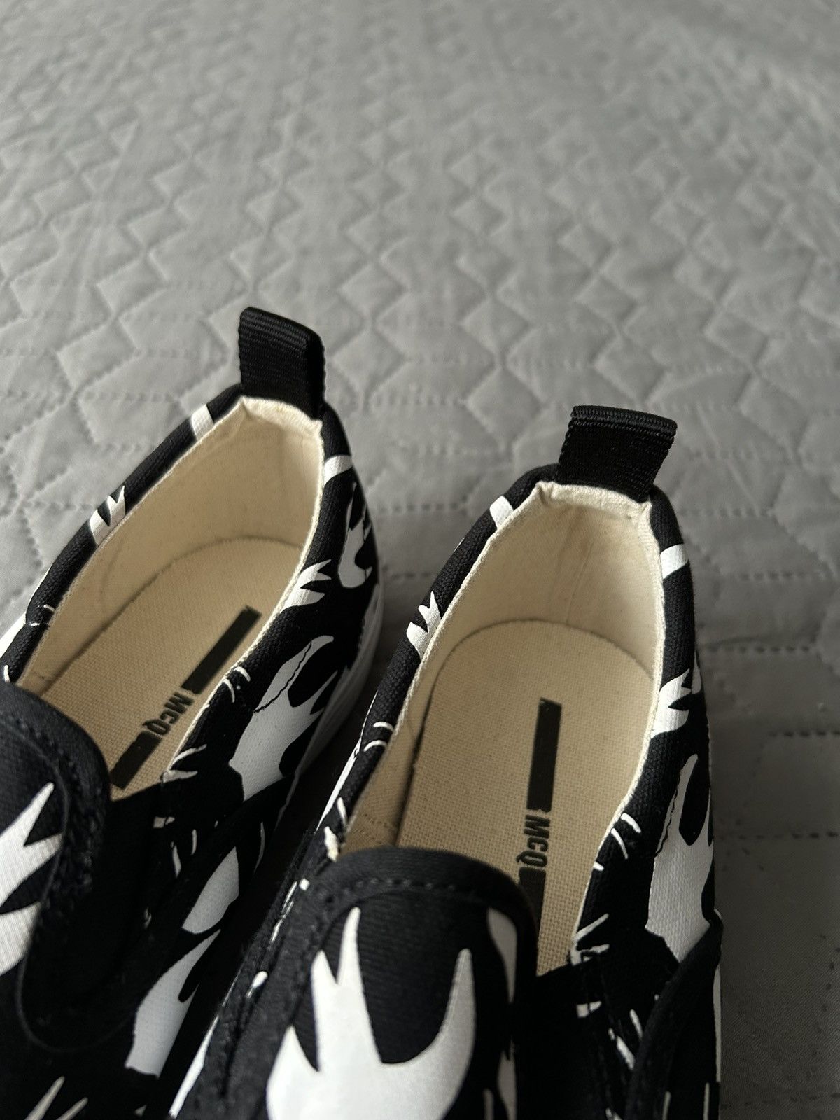 Alexander McQueen Alexander McQueen Black Canvas Slip On Trainers Unisex Size US 8.5 / IT 38.5 - 4 Thumbnail