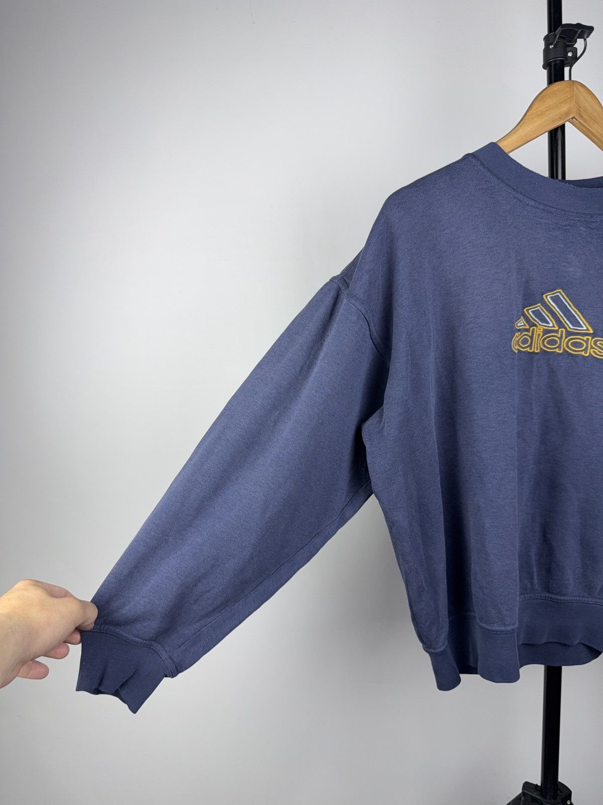 Adidas Vintage Y2K 00s Faded adidas Trefoil Sweatshirt Logo Size US S / EU 44-46 / 1 - 5 Thumbnail