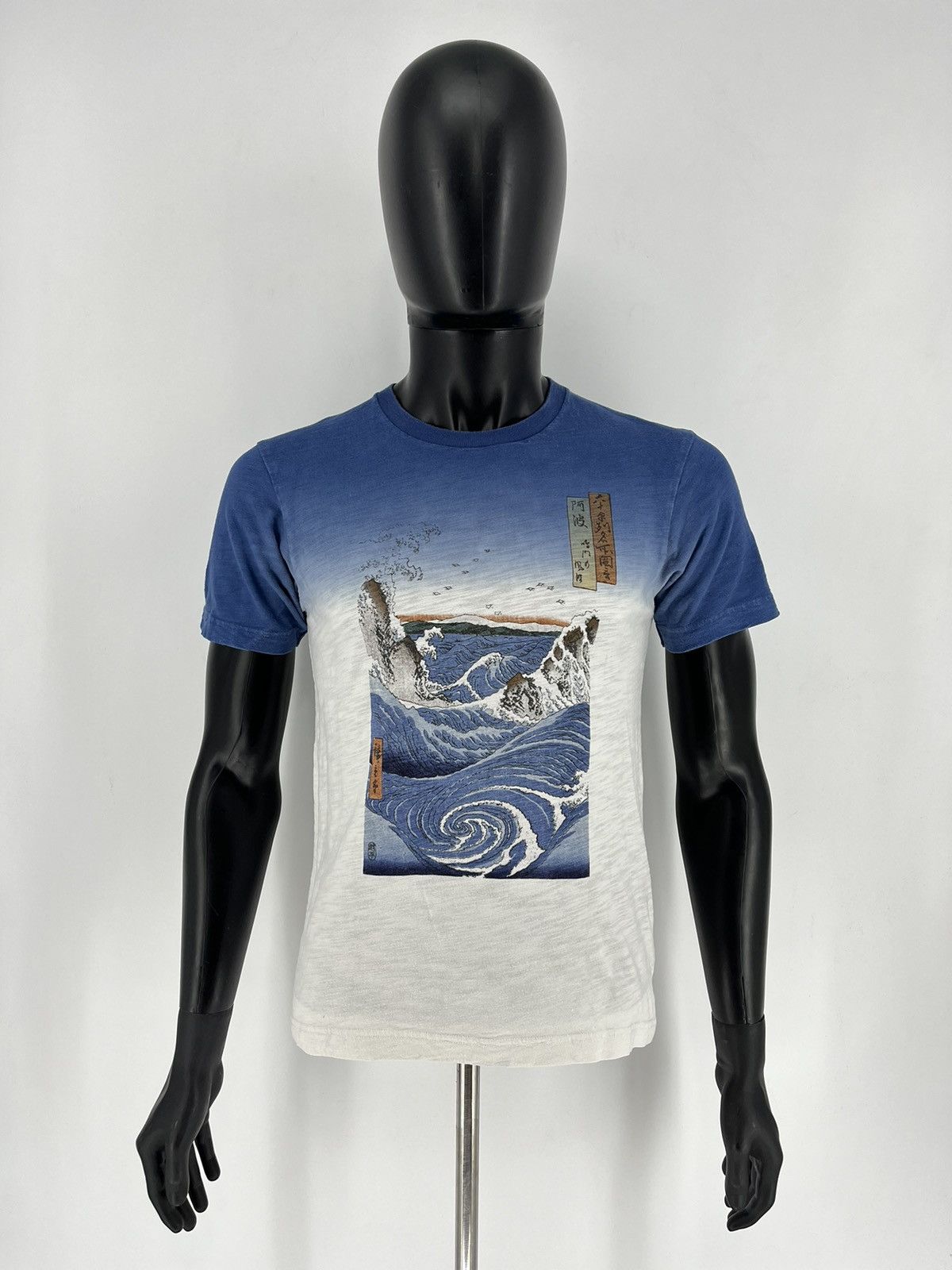 Other Mens Uniqlo Hokusai Blue T Shirt art tee Japanese Brand y2k Size US S / EU 44-46 / 1 - 2 Thumbnail