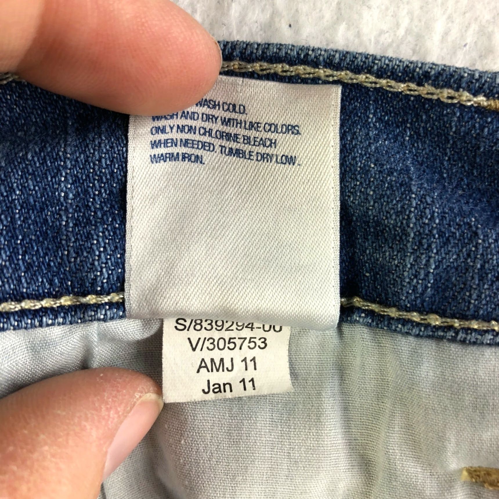 Old Navy VINTAGE Old Navy Womens Size 0 Mid Rise 26" Waist Boyfriend Blue Jean Shorts Size 26" / US 2 / IT 38 - 7 Thumbnail