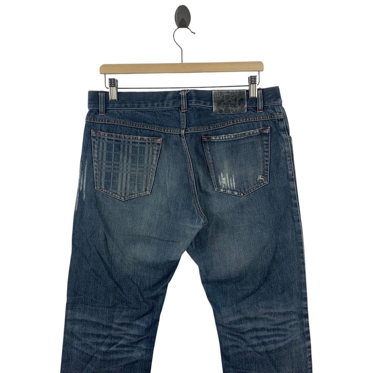 Burberry × Designer BURBERRY Black label distressed design blue jeans Size US 33 - 14 Thumbnail