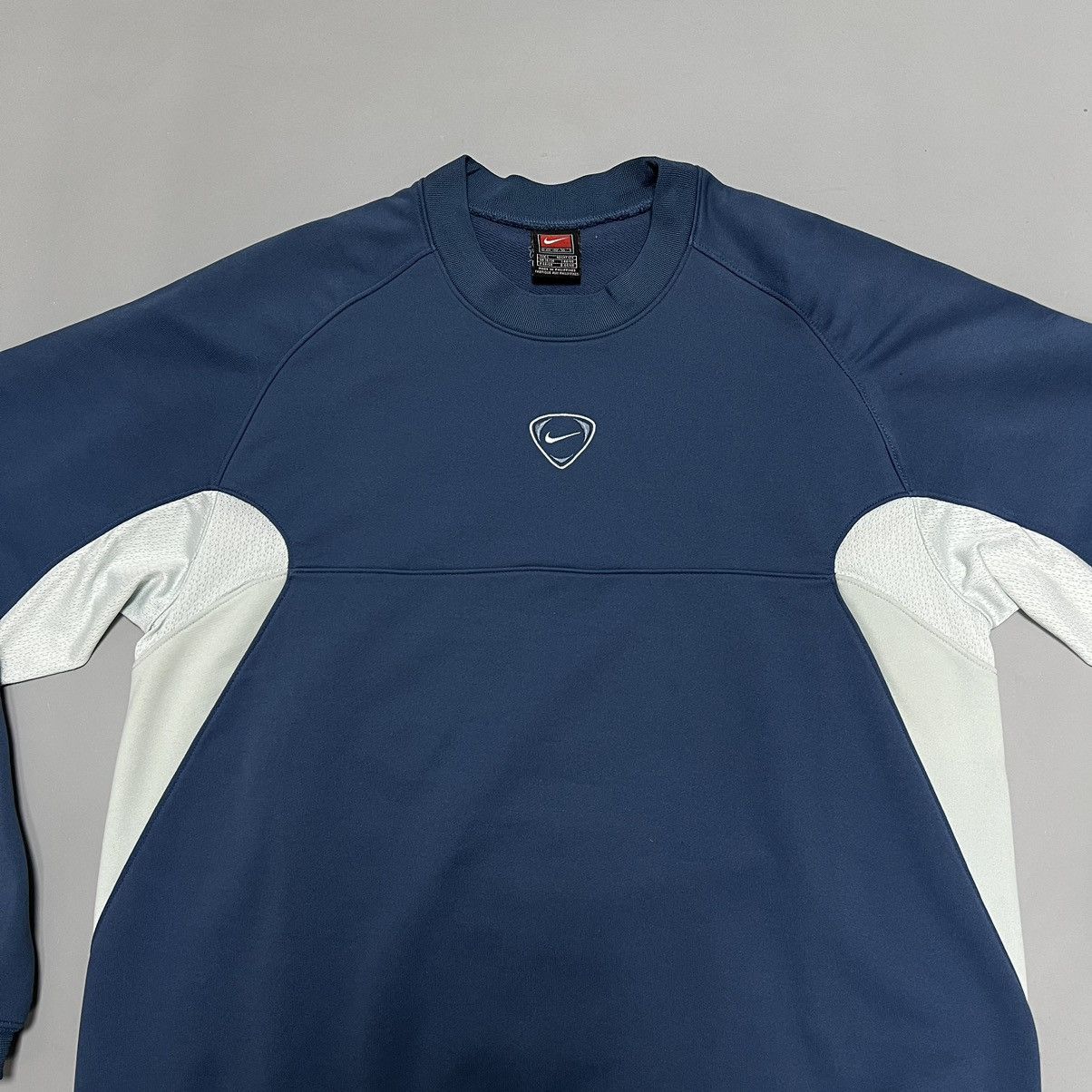 Nike × Vintage Vintage Nike y2k Center Logo Swoosh sweatshirt Size US S / EU 44-46 / 1 - 2 Thumbnail