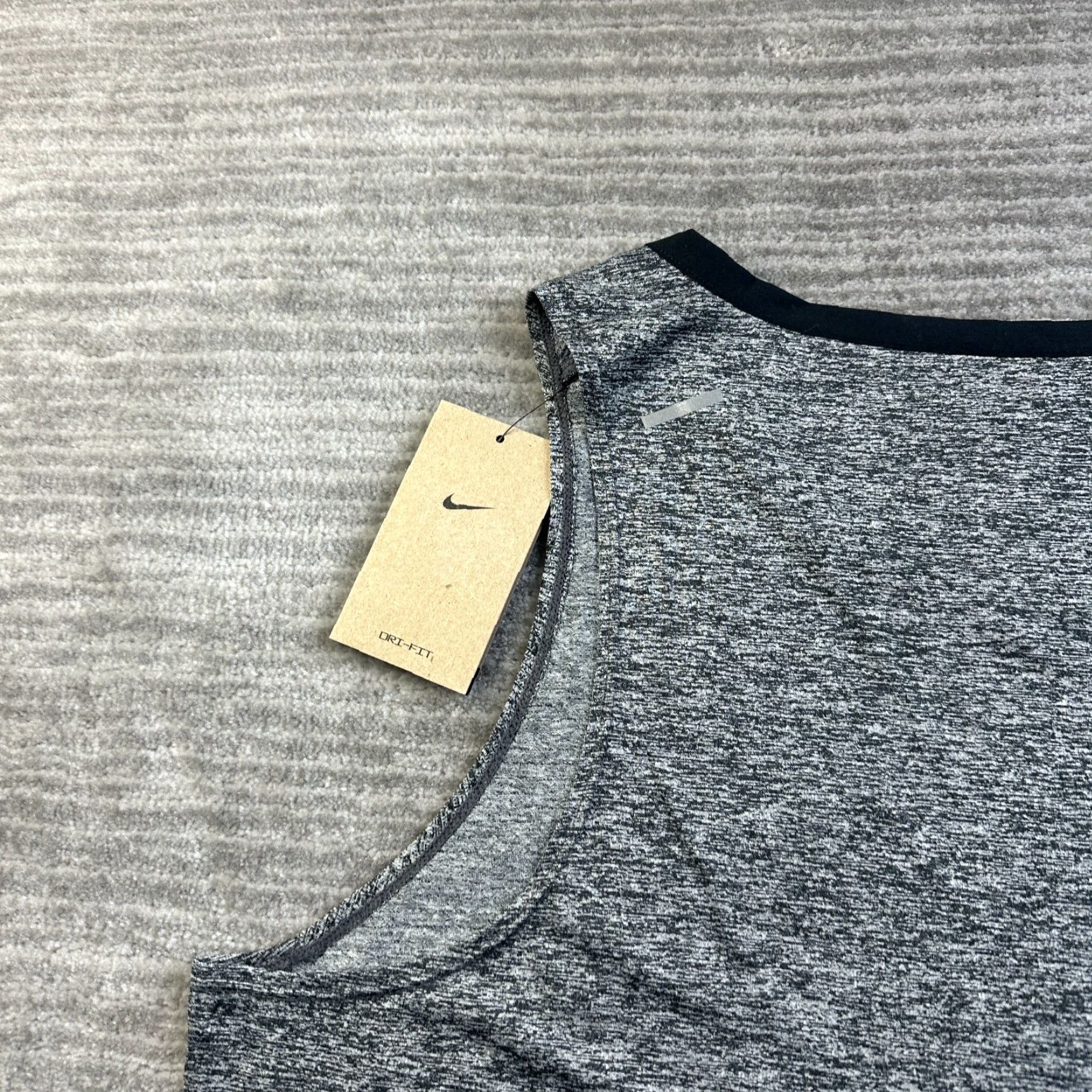 Nike NEW Nike Shirt Mens Medium Gray Rise 365 Tank Top Gym Training Marathon Dri Fit Size US M / EU 48-50 / 2 - 4 Thumbnail