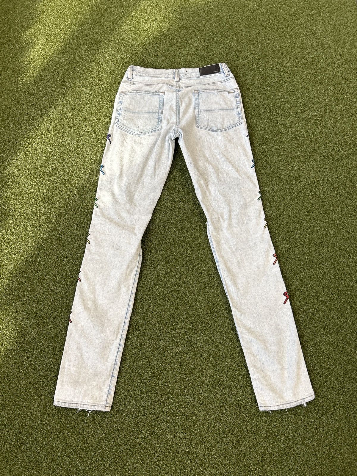 Amiri Amiri Grateful Dead embroidered jeans in vintage sky indigo Size US 29 - 4 Thumbnail