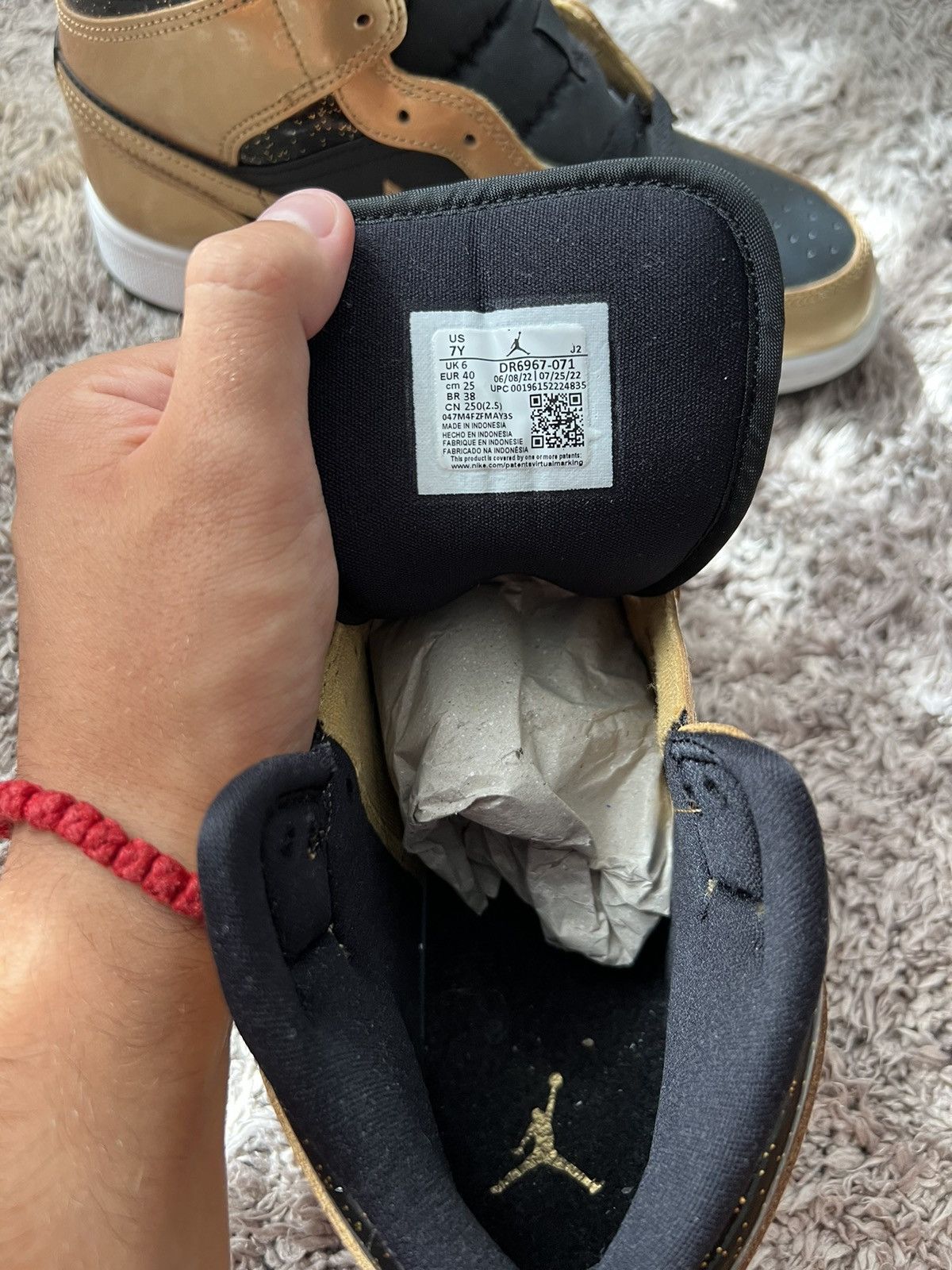 Nike Air Jordan 1 WMNS Gold Size US 8.5 / IT 38.5 - 8 Thumbnail