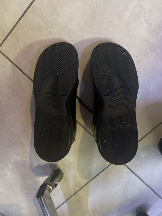 max aura 2 jordans