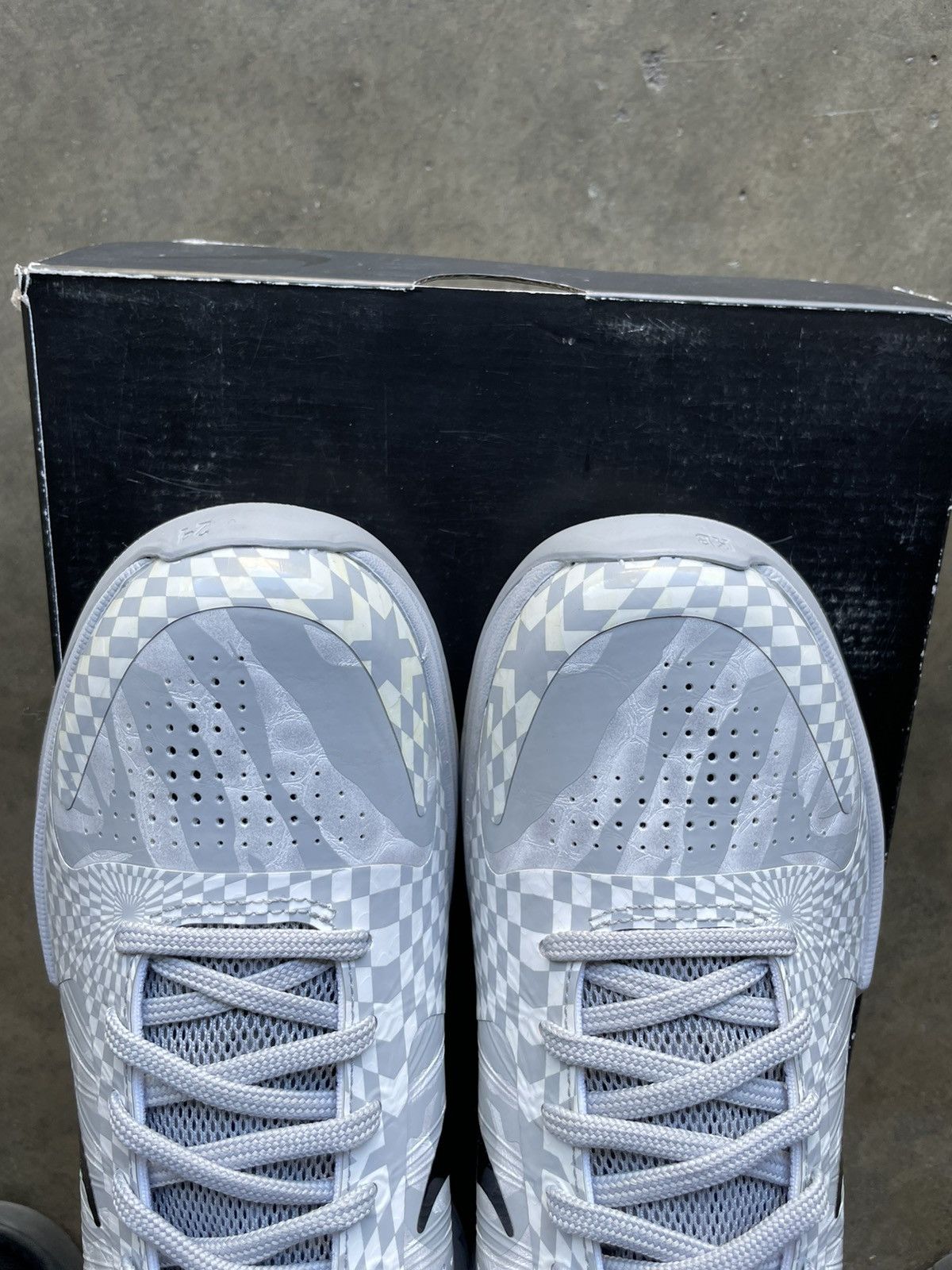 Nike Nike Kobe 5 Protro Zebra PE Size US 9 / EU 42 - 7 Thumbnail