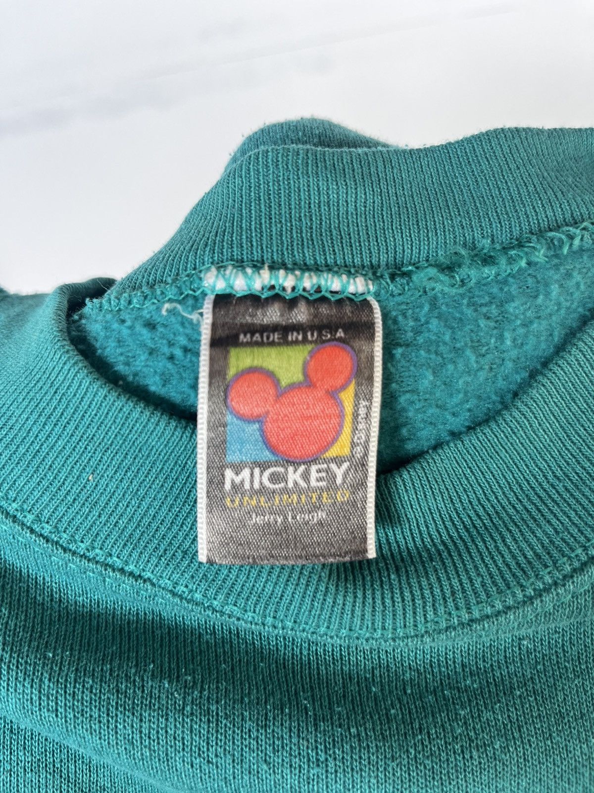 Disney Vintage Disney Character Christmas Sweatshirt Size US XL / EU 56 / 4 - 6 Thumbnail