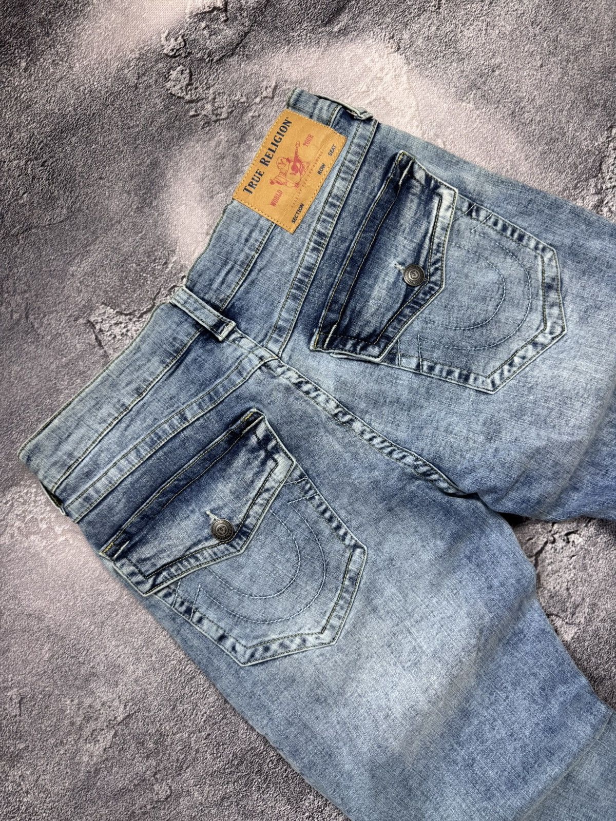 True Religion True Religion "Ricky" Relaxed Straight Jeans Size US 32 / EU 48 - 9 Thumbnail