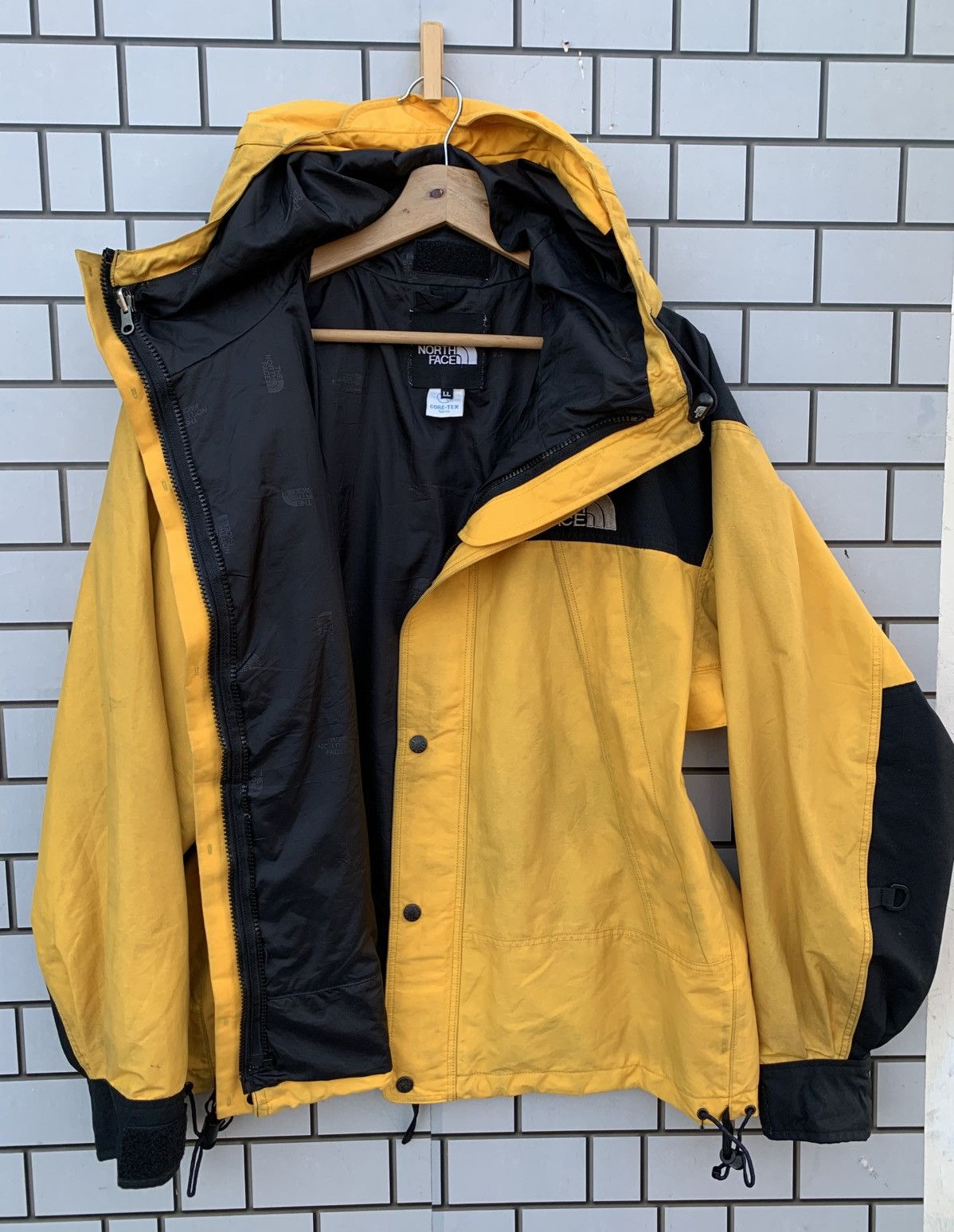 The North Face Vintage The North Face Gore-Tex Hoodie Jacket Size US L / EU 52-54 / 3 - 3 Thumbnail