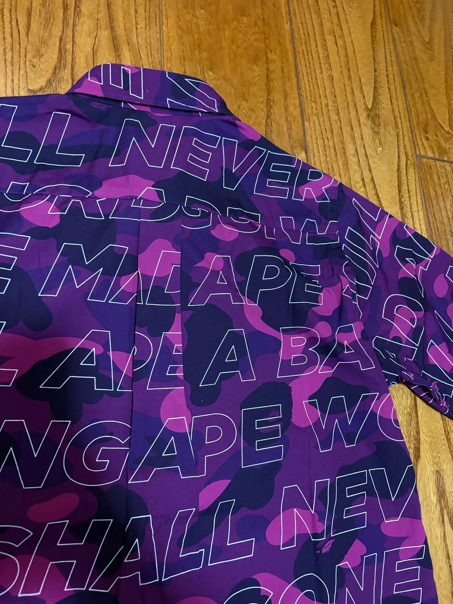 Bape BAPE Purple Camo Letter Short Sleeve Shirt M Size US M / EU 48-50 / 2 - 6 Thumbnail