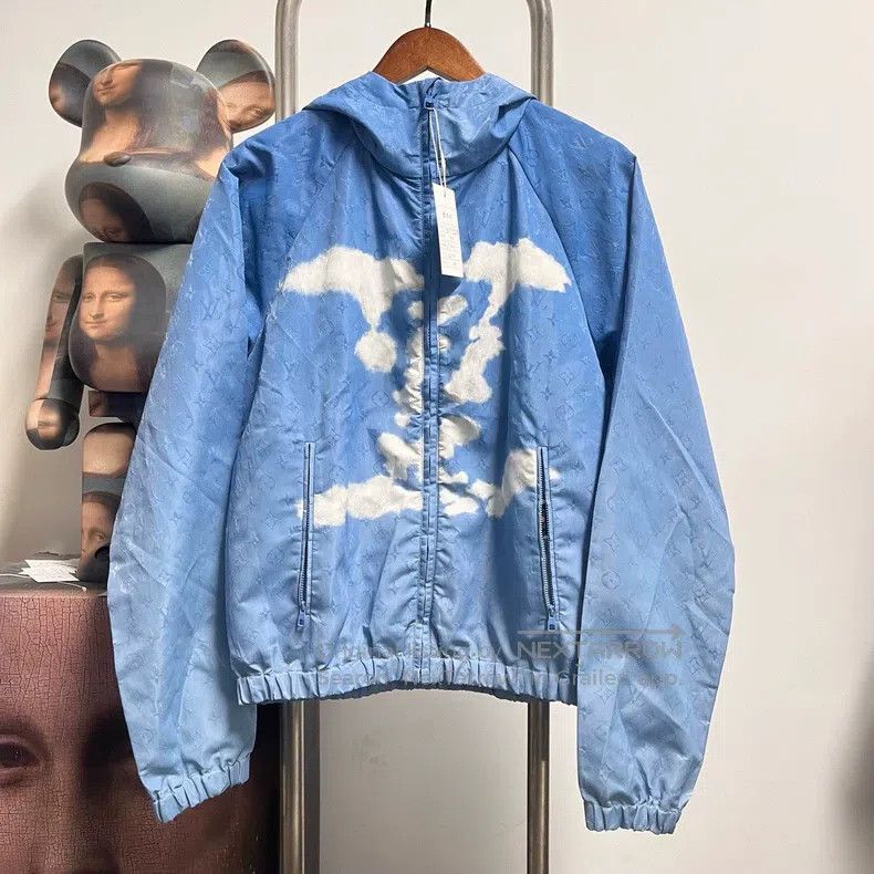 Louis Vuitton Louis Vuitton Blue sky and white clouds are full of assaul Size US M / EU 48-50 / 2 - 1 Thumbnail