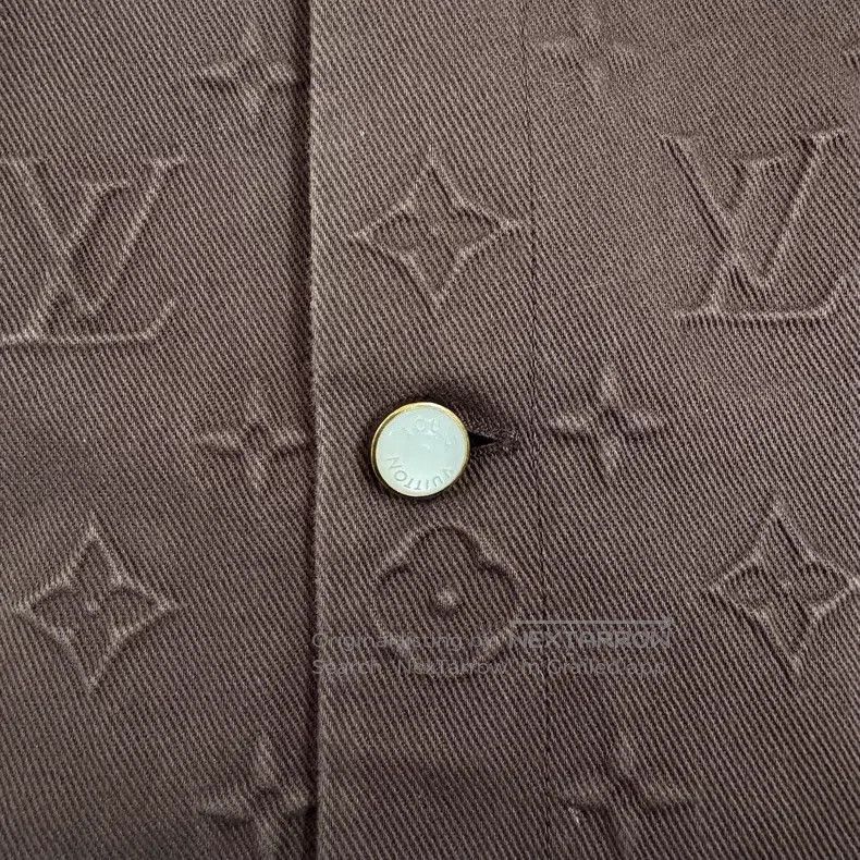 Louis Vuitton Louis Vuitton SS25 Men's Spring-Summer Logo Embossed Singl Size US S / EU 44-46 / 1 - 6 Thumbnail