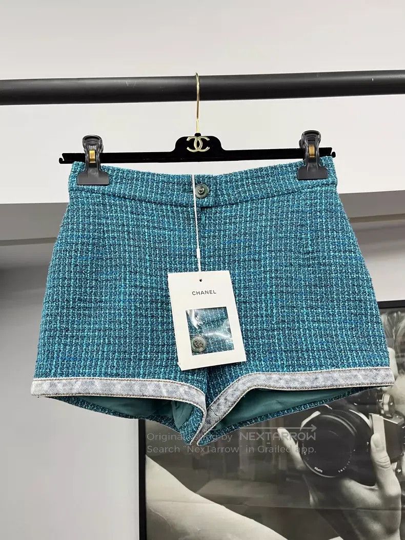 Chanel Chanel 22P peacock blue tweed knitted shorts Size 42" / US 20 - 1 Thumbnail