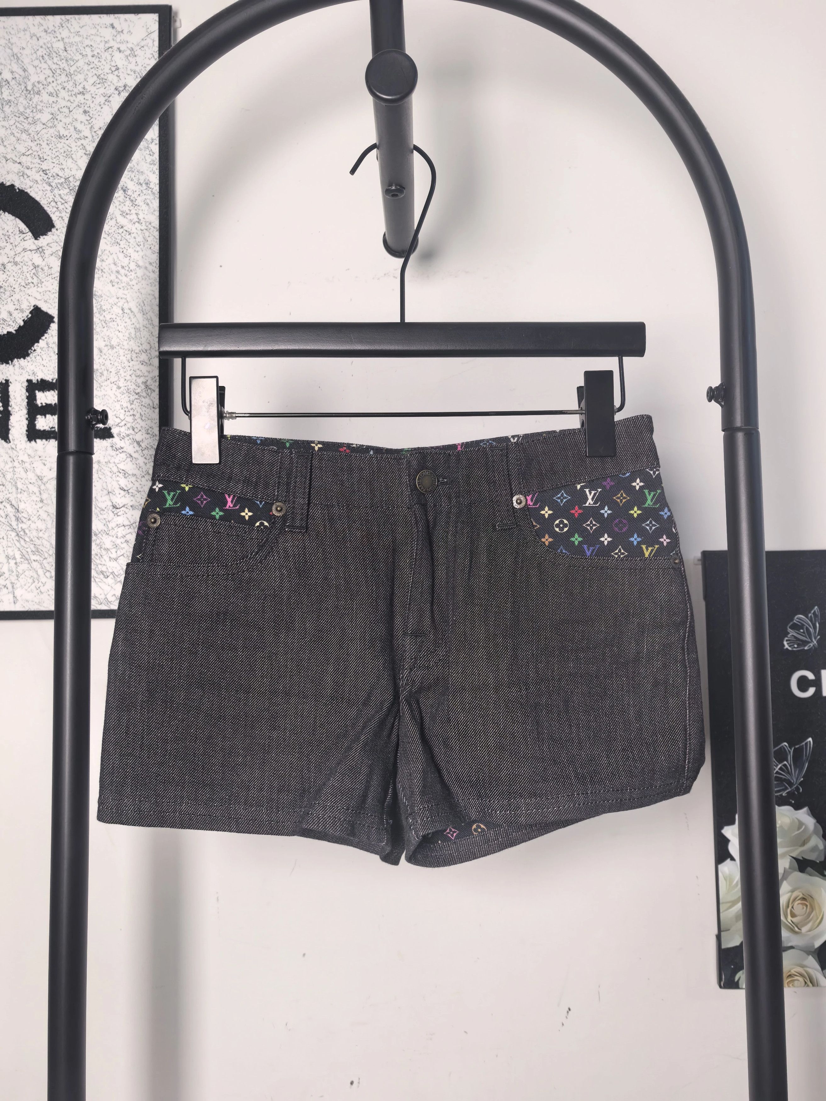 Louis Vuitton LV Black Tricolor Shorts 99 New Size 25" / US 0 / IT 36 - 1 Thumbnail