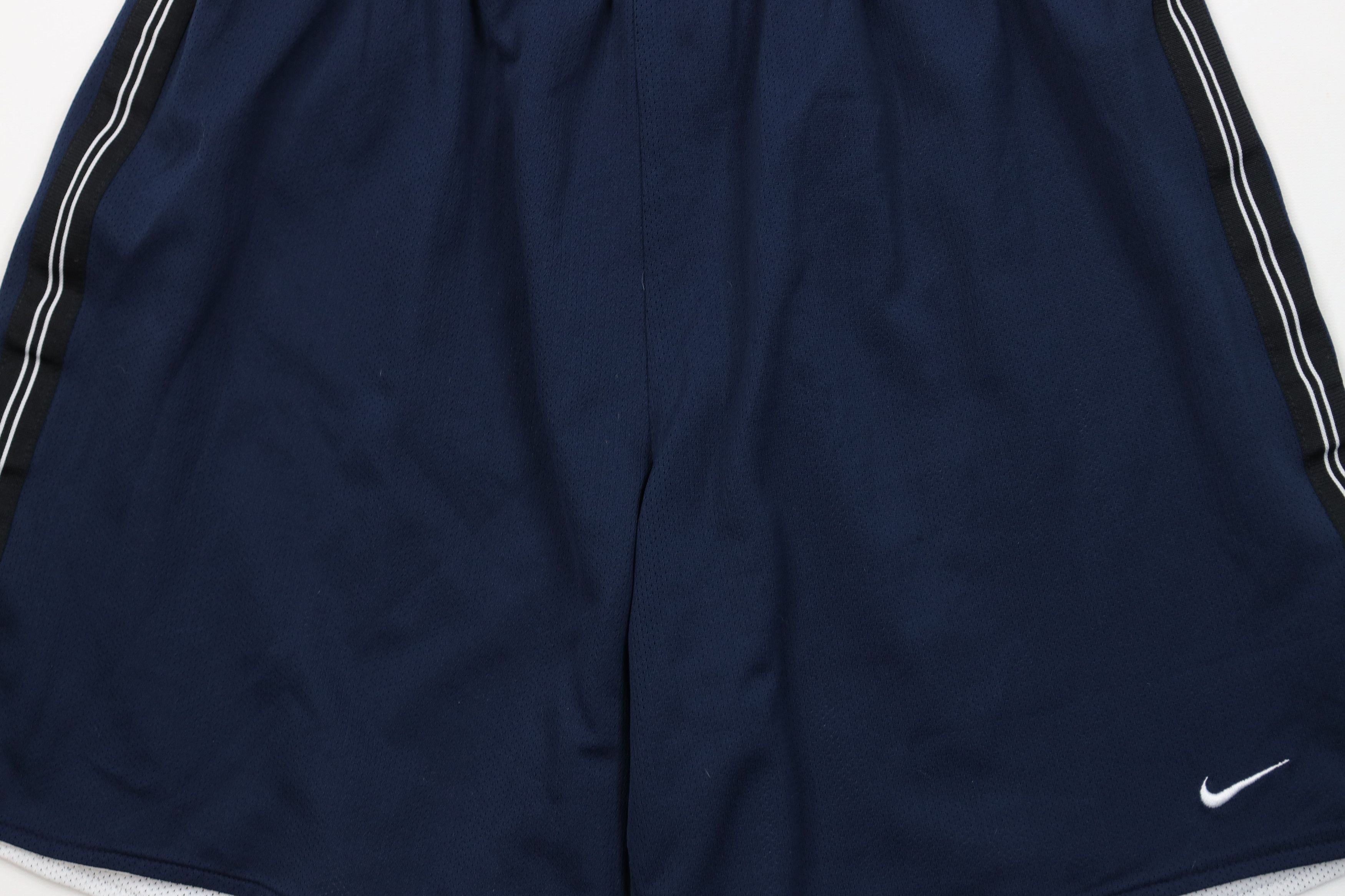 Nike Vintage 90s Y2K Nike Mini Swoosh Reversible Soccer Shorts Size US 36 / EU 52 - 3 Thumbnail