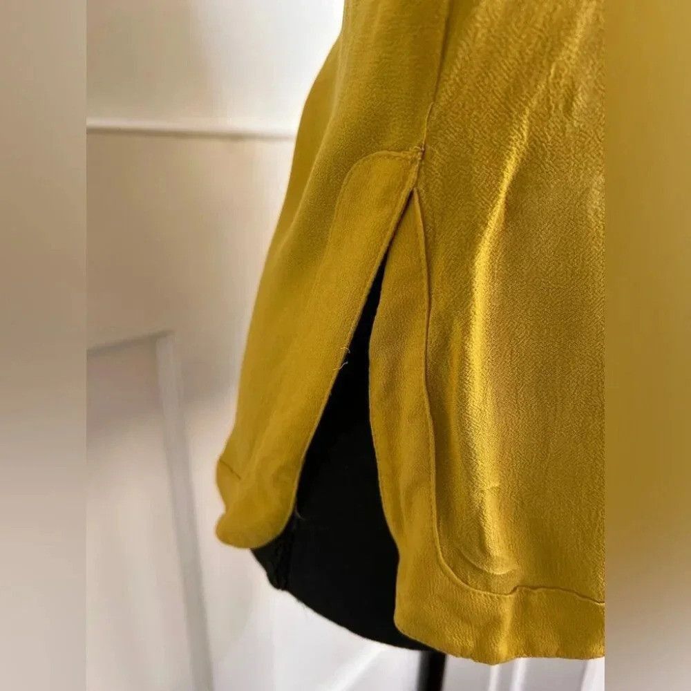 H&M H&M Mustard Blouse in Viscose Size 2 Size XS / US 0-2 / IT 36-38 - 3 Thumbnail