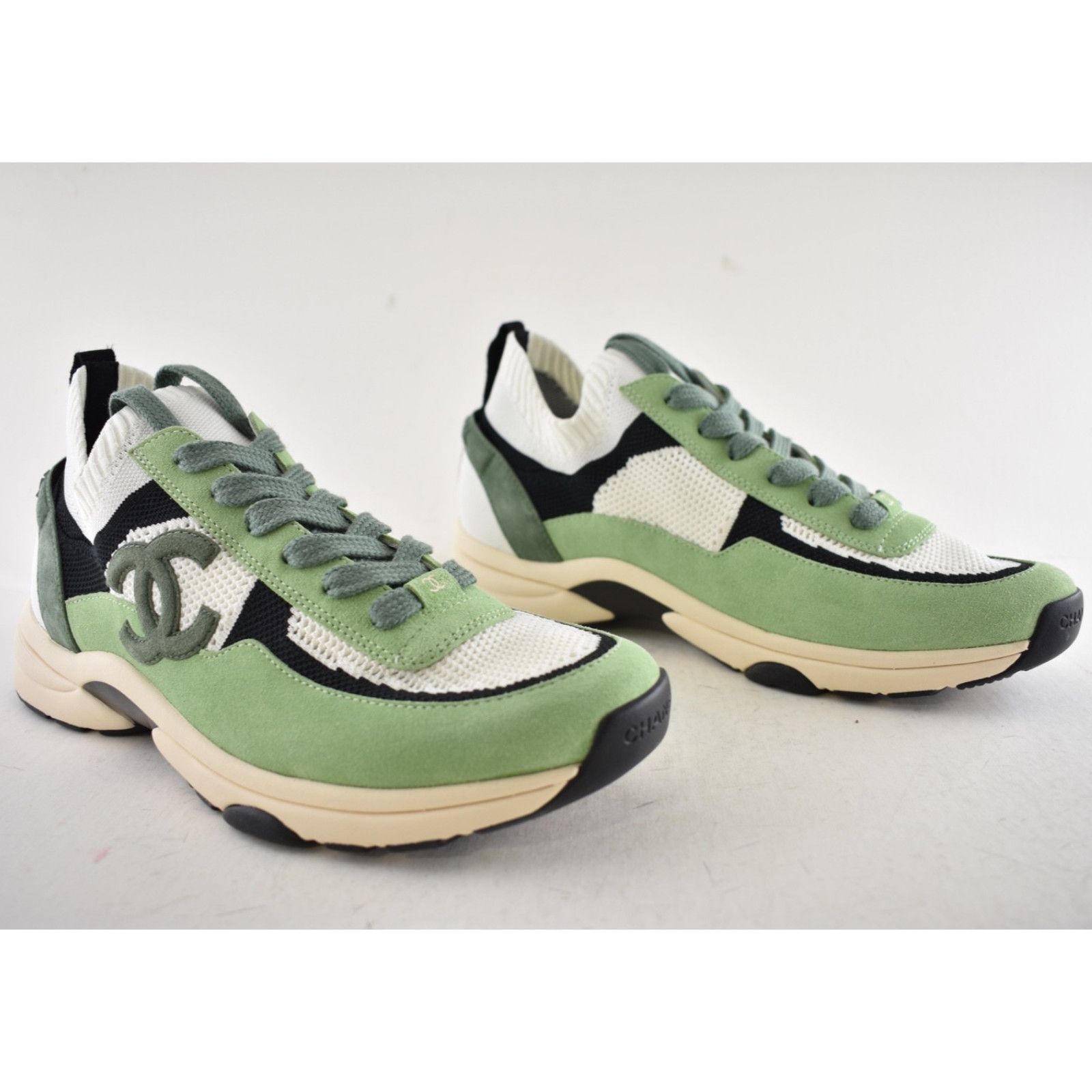 Chanel Green White Black Suede Knit CC Logo Low Trainer Sneaker 11 Size US 11 / EU 44 - 3 Thumbnail