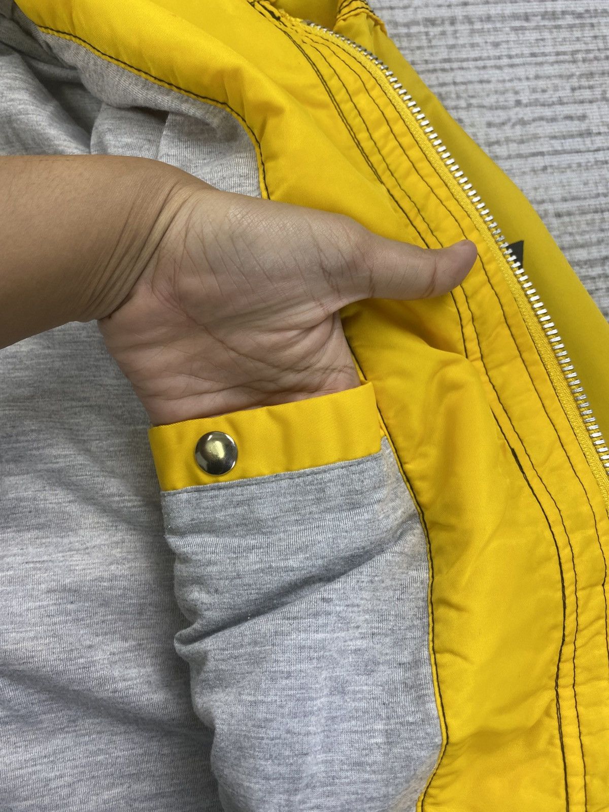 Everlast Vintage EVERLAST Big Spellout Yellow Jacket Size US XL / EU 56 / 4 - 9 Thumbnail