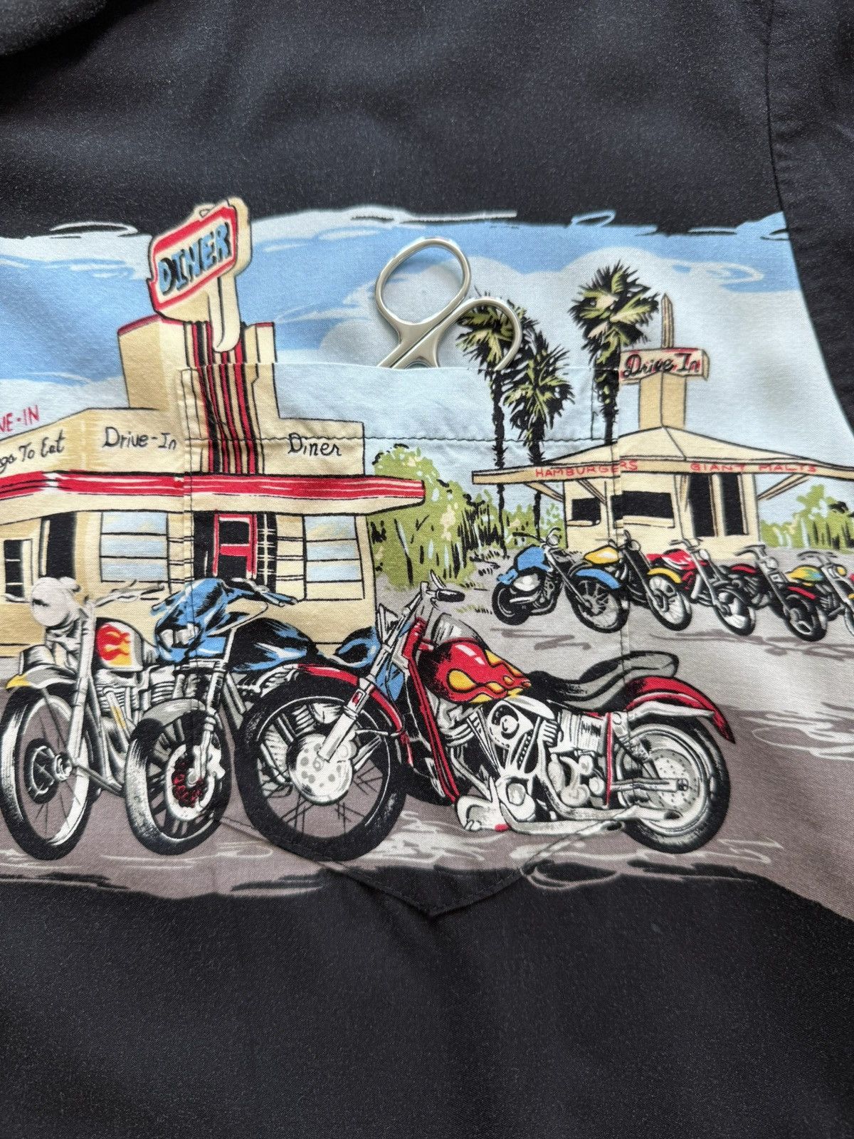 Paradise Found Retro Diner and Motorcycles Button Up Hawaiian Shirt Size US L / EU 52-54 / 3 - 7 Thumbnail