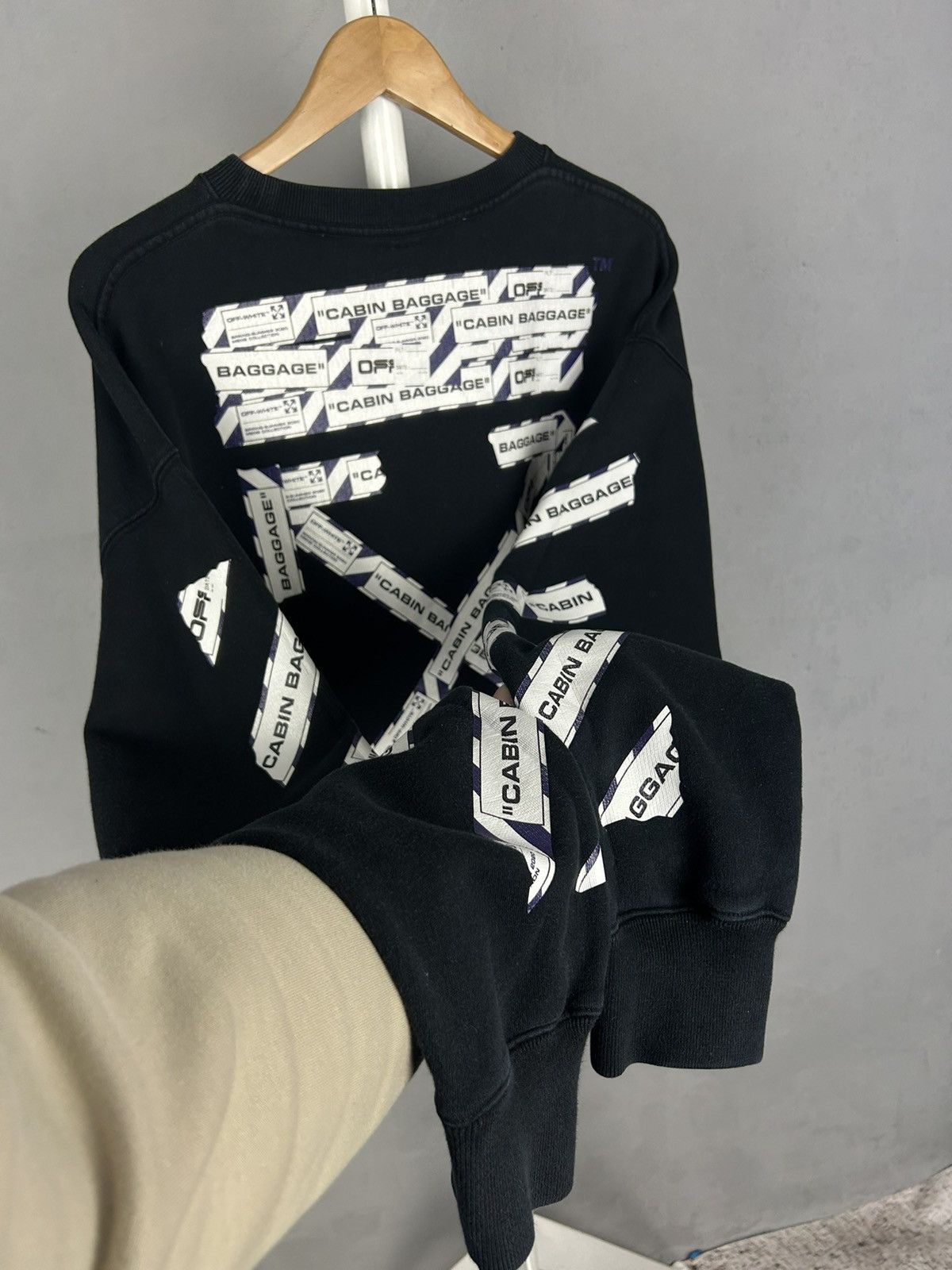 Off-White Off-White Cabin Baggage Arrows Sweatshirt Size US XS / EU 42 / 0 - 5 Thumbnail