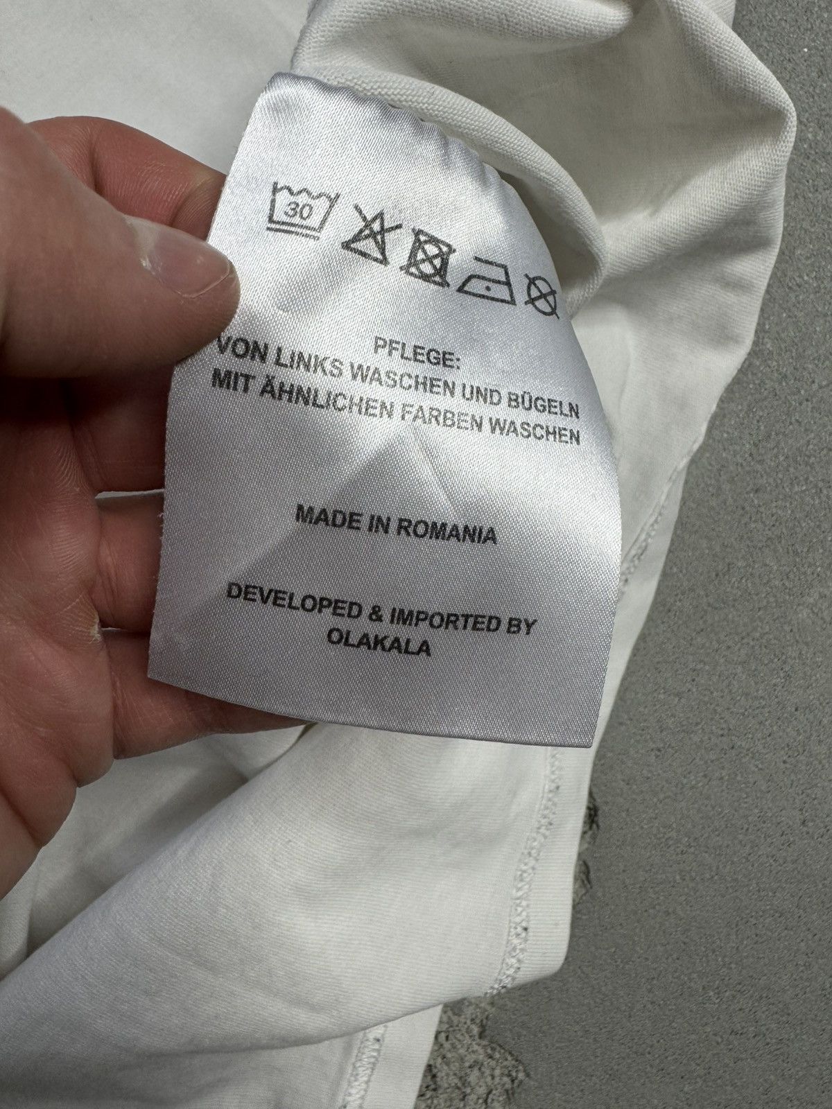 Designer × Japanese Brand × Vintage Ola Kala Japanese Style White T-Shirt Size US M / EU 48-50 / 2 - 5 Thumbnail