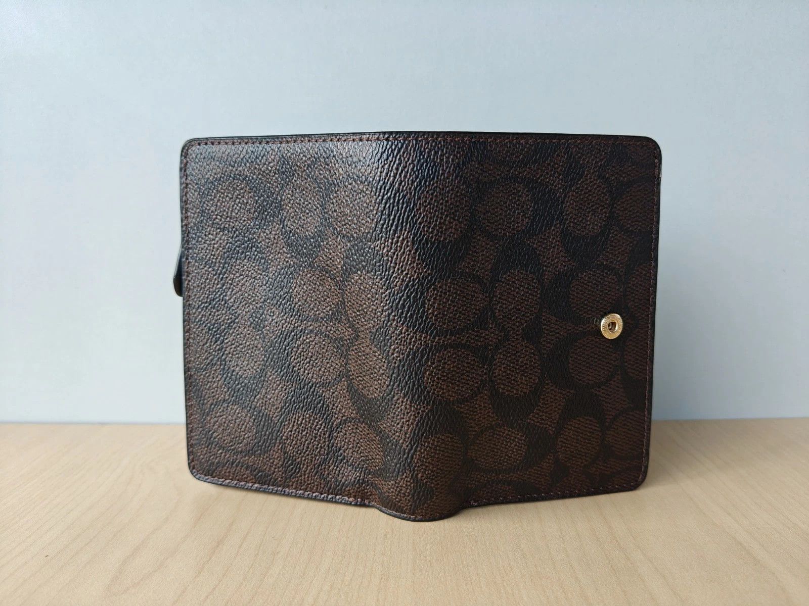 Coach Coach Medium Corner Zip Wallet In Signature T/1013 Size ONE SIZE - 7 Thumbnail